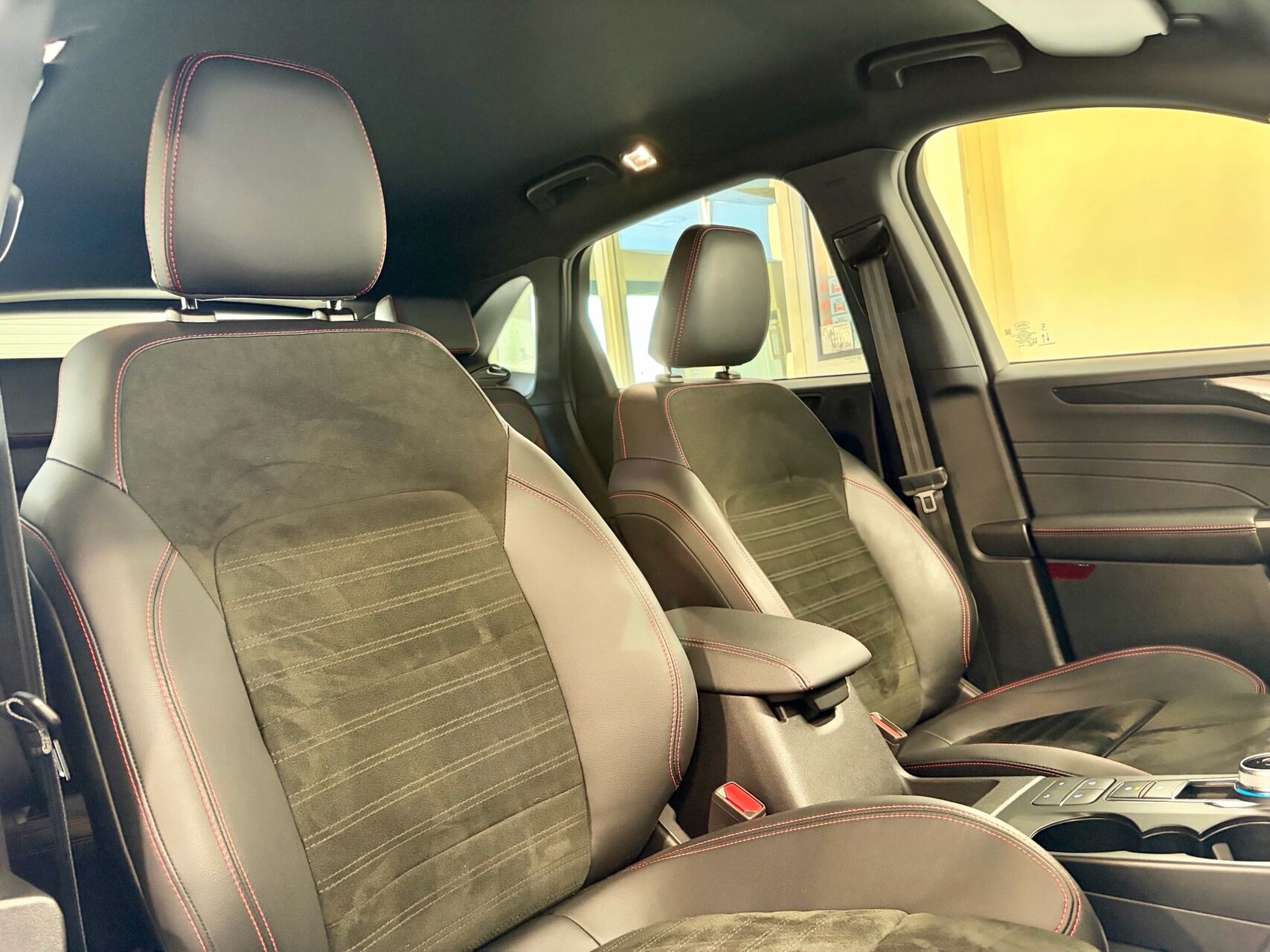 Billede af Ford Kuga 2,5 Plugin-hybrid ST-Line X CVT 225HK 5d Trinl. Gear