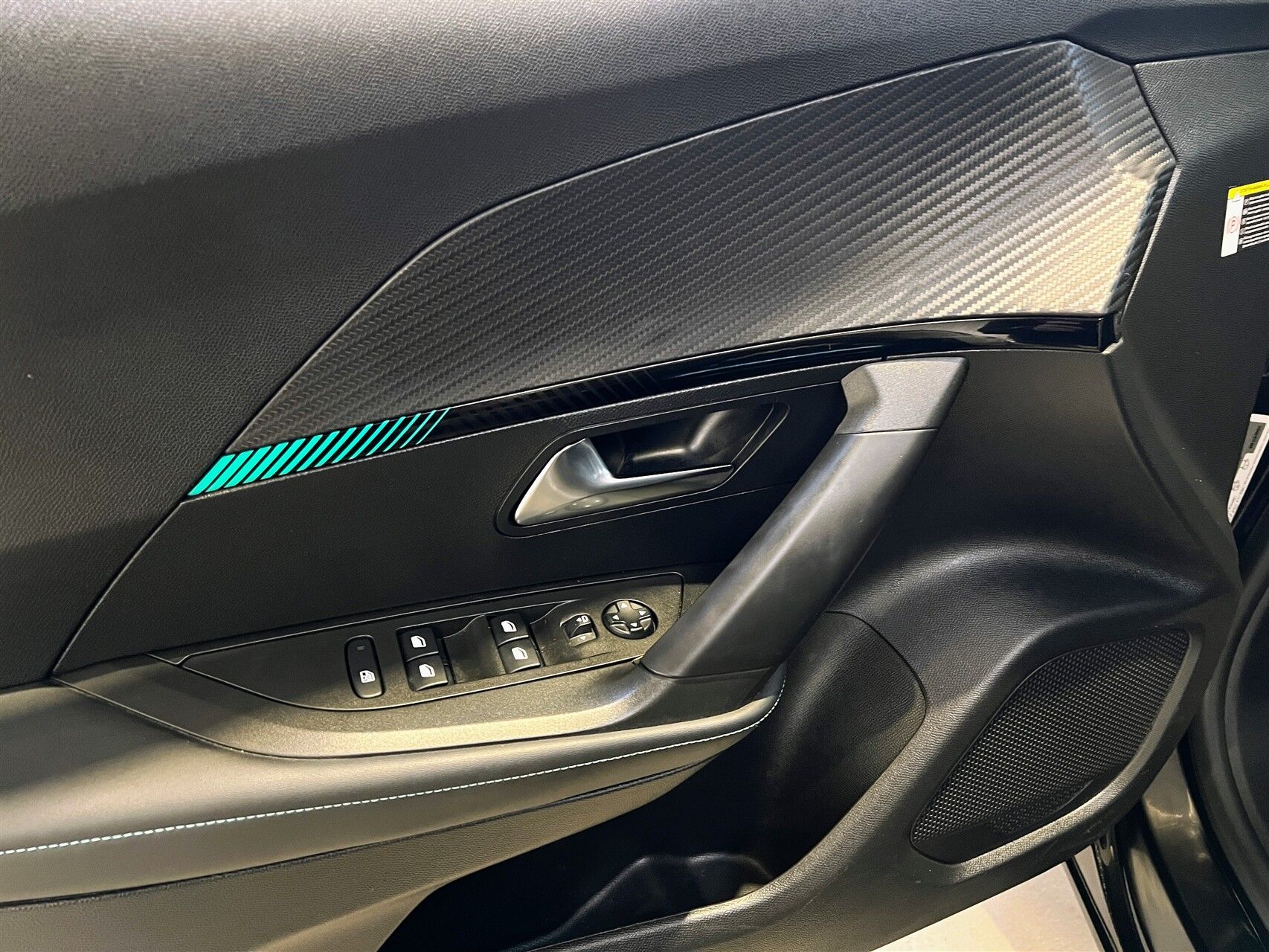 Billede af Peugeot e-2008 EL Allure Pack 136HK 5d Aut.