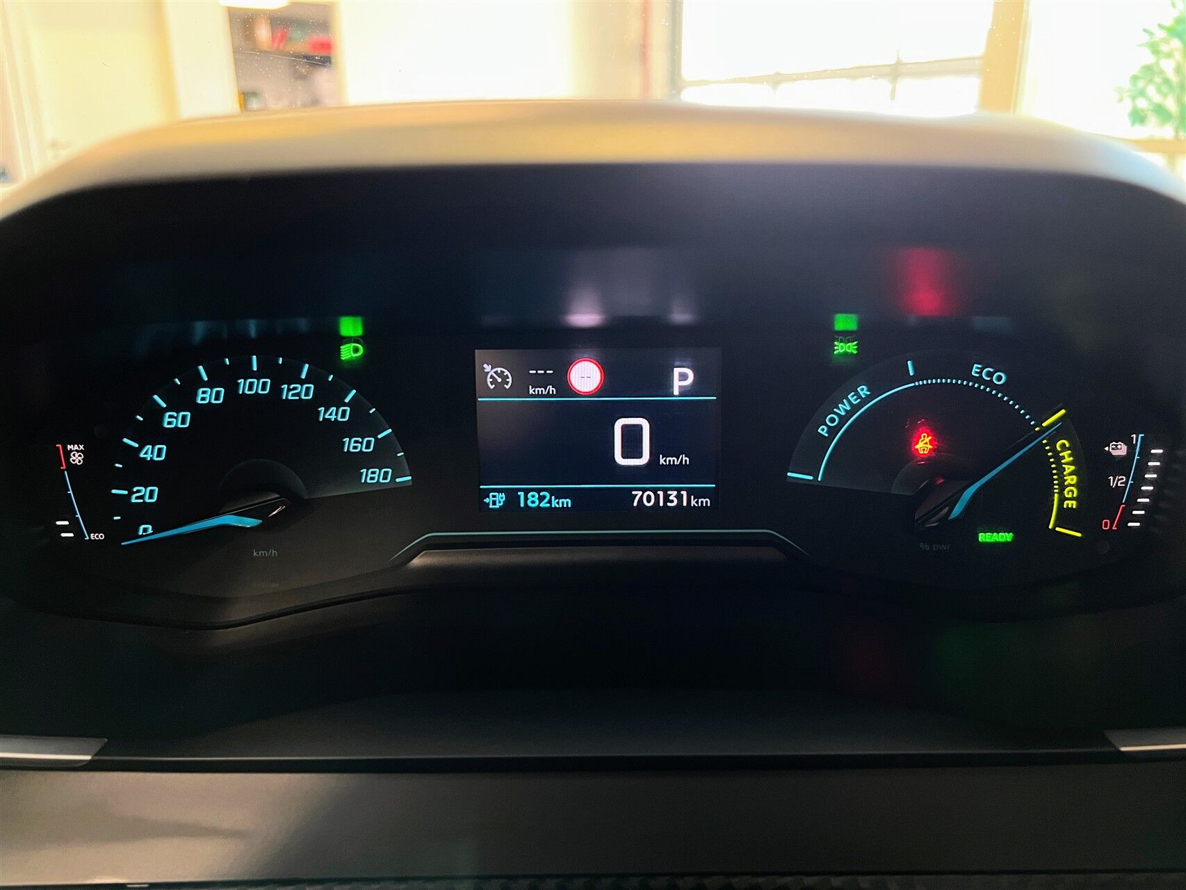 Billede af Peugeot e-2008 EL Allure Pack 136HK 5d Aut.