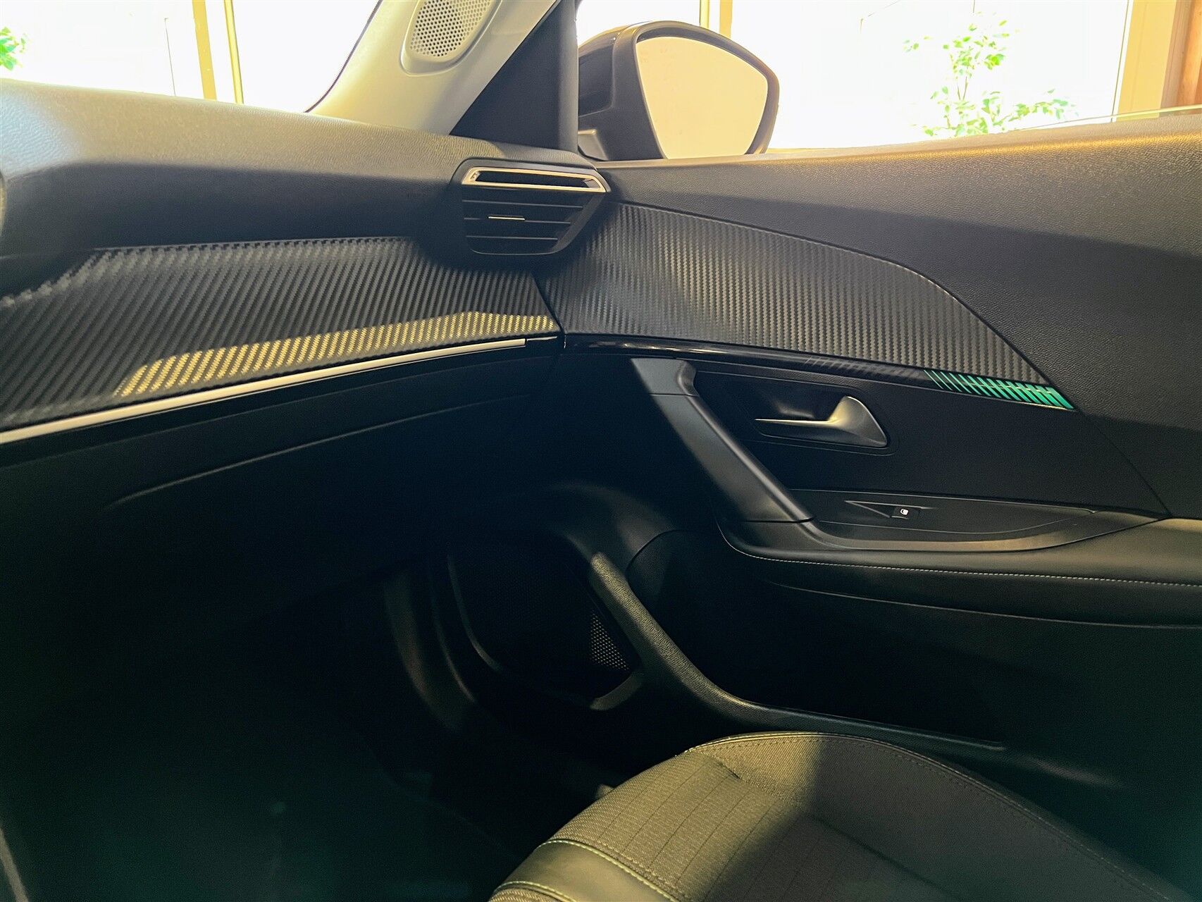 Billede af Peugeot e-2008 EL Allure Pack 136HK 5d Aut.