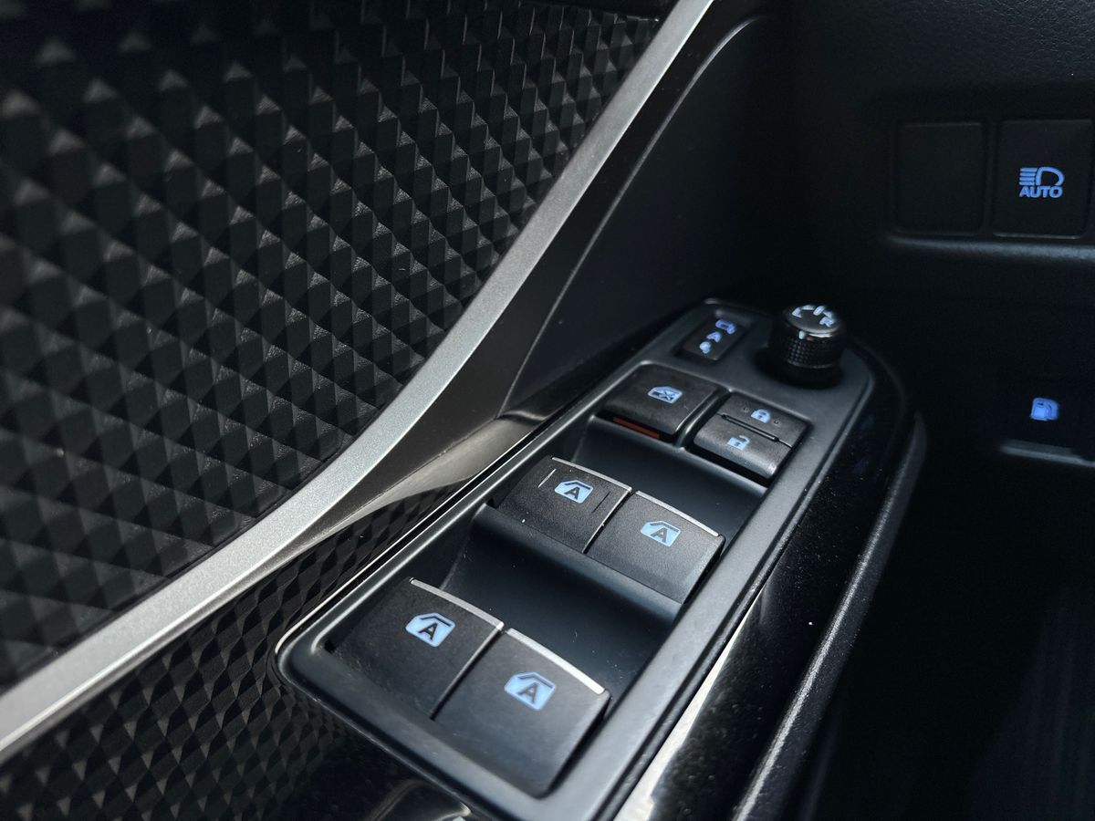 Billede af Toyota C-HR 1,8 Hybrid C-LUB Premium Selected Multidrive S 122HK 5d Aut.