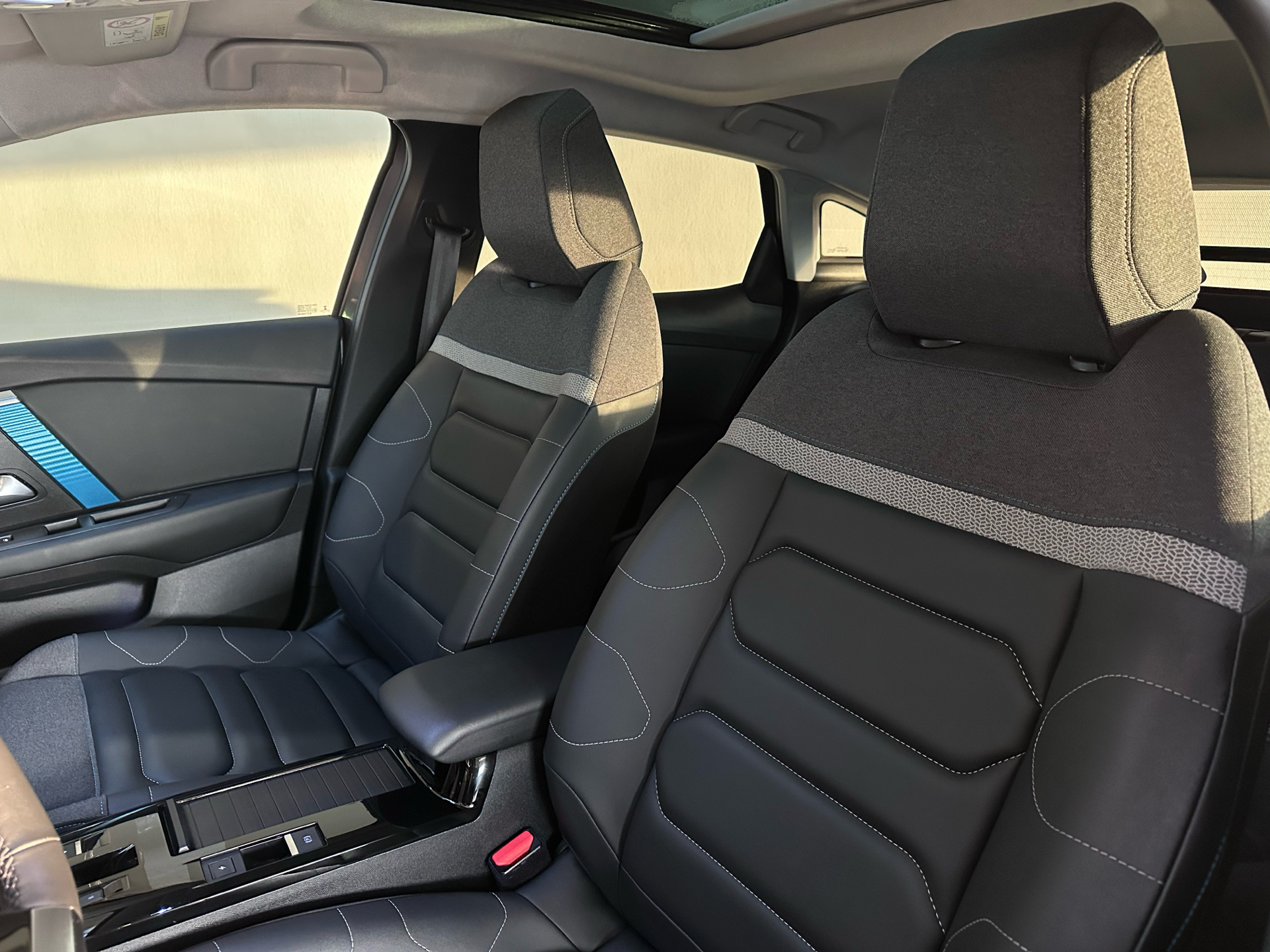 Billede af Citroën e-C4 EL Shine Sport 136HK 5d Aut.