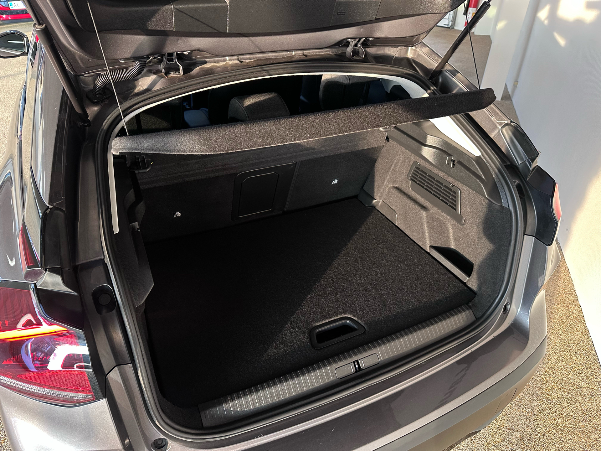 Billede af Citroën e-C4 EL Shine Sport 136HK 5d Aut.