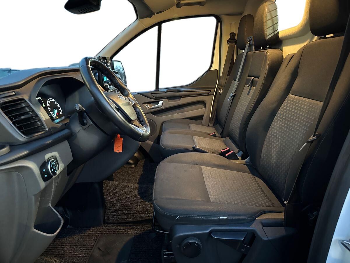 Billede af Ford Transit Custom 300 L2H1 2,0 TDCi Trend 130HK Van 6g Aut.