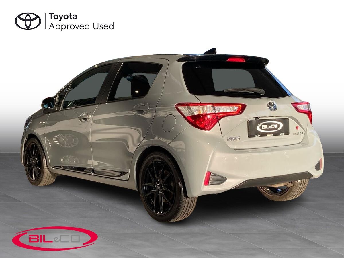 Billede af Toyota Yaris 1,5 Hybrid H3 GR Sport E-CVT 100HK 5d Trinl. Gear