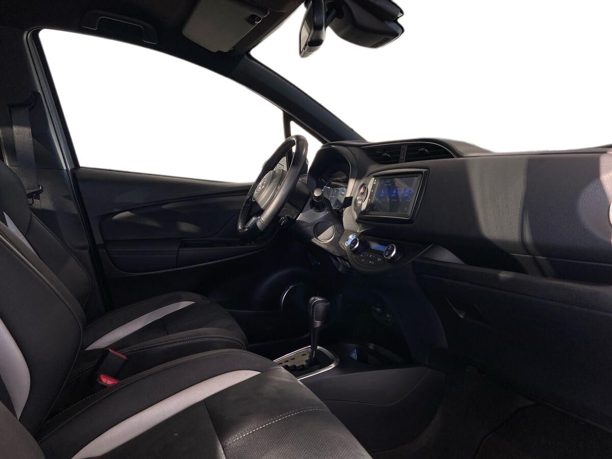 Billede af Toyota Yaris 1,5 Hybrid H3 GR Sport E-CVT 100HK 5d Trinl. Gear