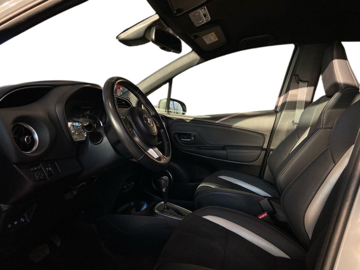 Billede af Toyota Yaris 1,5 Hybrid H3 GR Sport E-CVT 100HK 5d Trinl. Gear