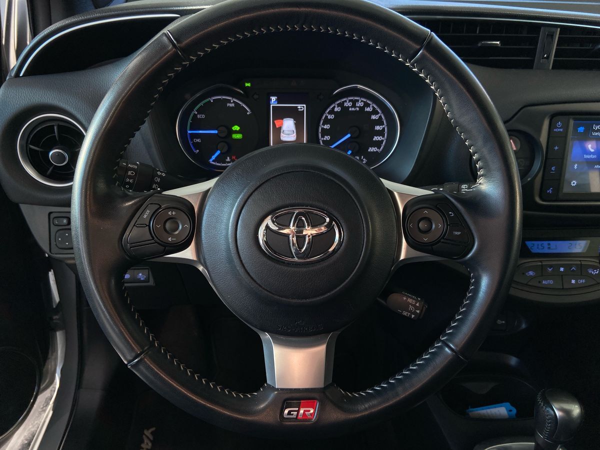 Billede af Toyota Yaris 1,5 Hybrid H3 GR Sport E-CVT 100HK 5d Trinl. Gear