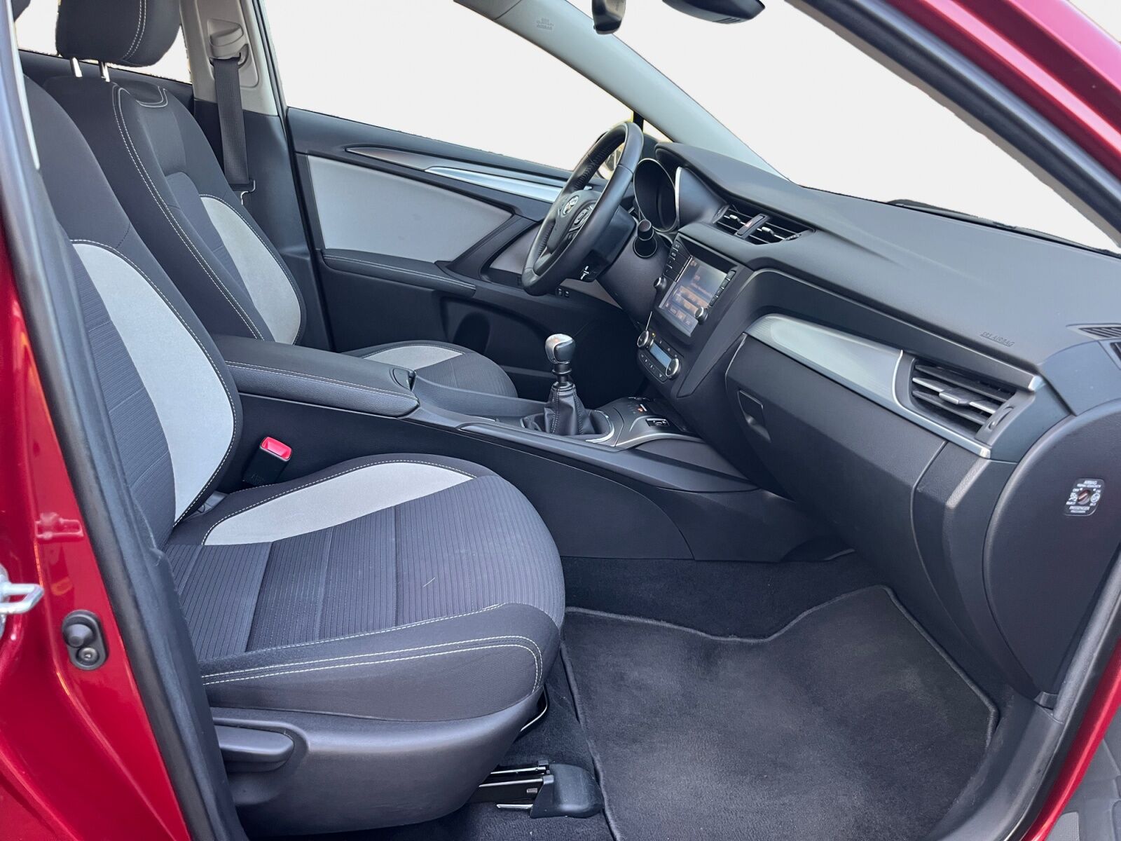 Billede af Toyota Avensis Touring Sports 1,8 VVT-I Spirit 147HK Stc 6g