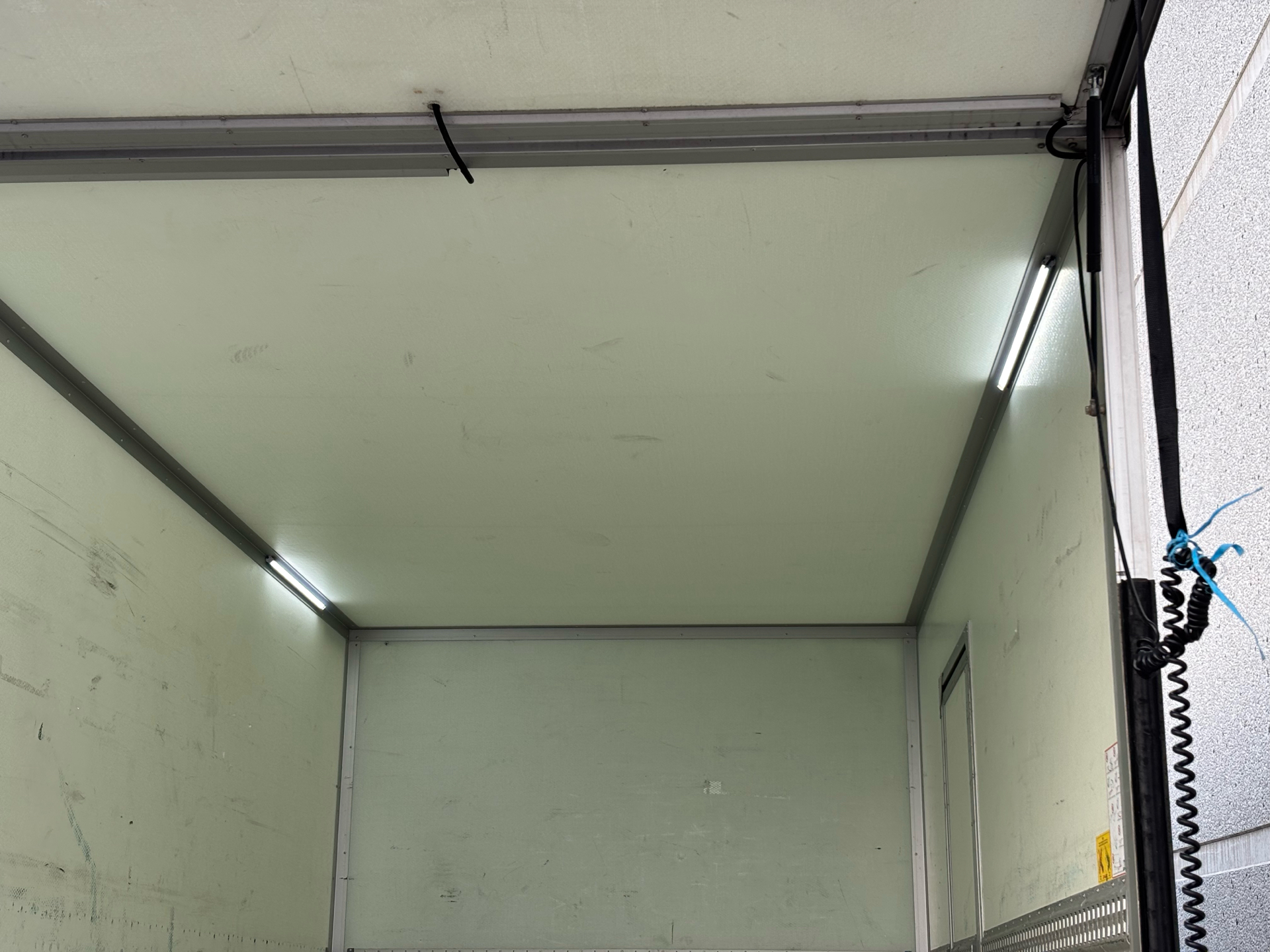 Billede af Iveco Daily 35S18 4100mm 3,0 D 180HK Ladv./Chas. 8g Aut.