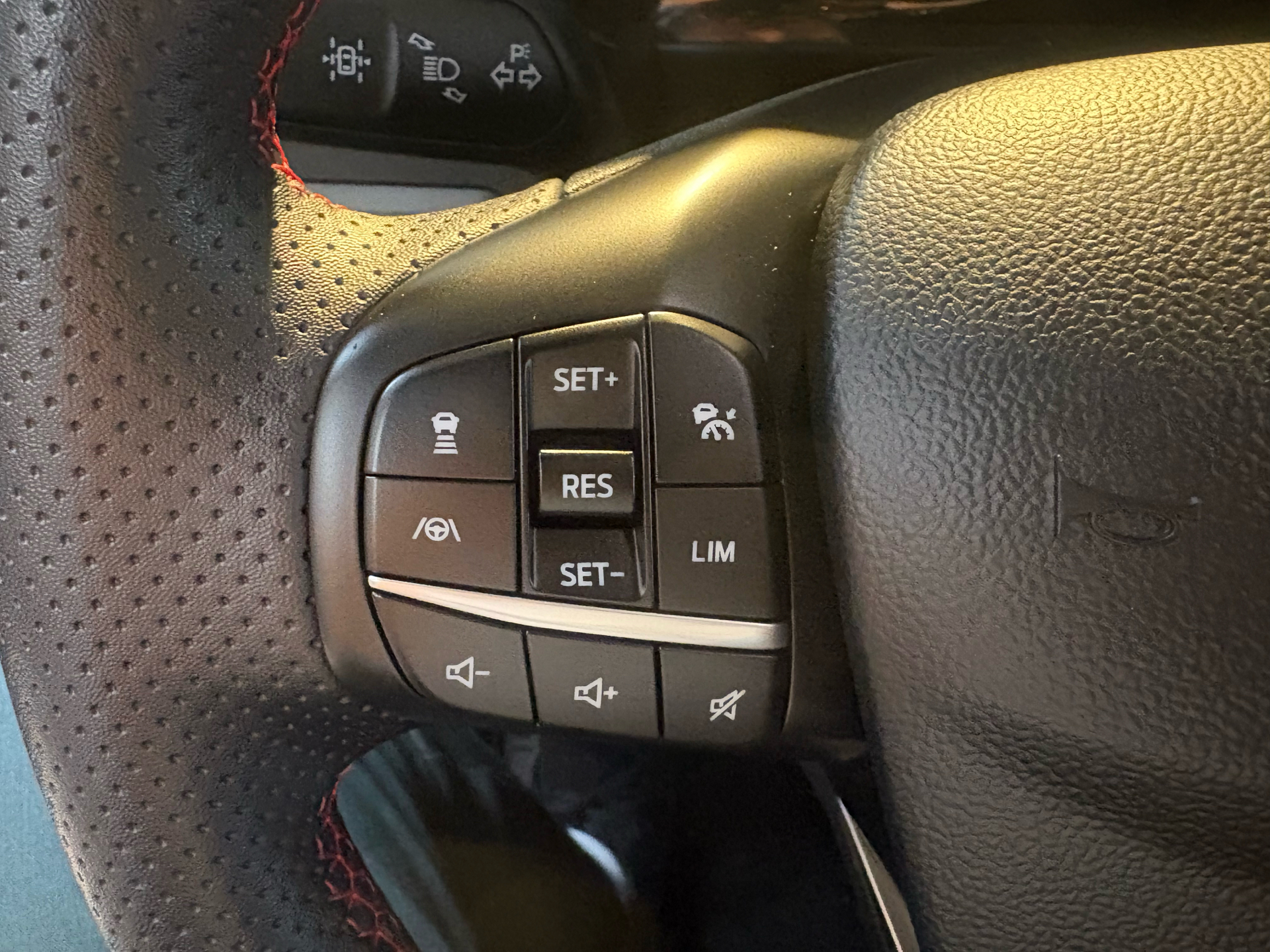 Billede af Ford Kuga 2,5 Plugin-hybrid ST-Line X CVT 225HK 5d Trinl. Gear