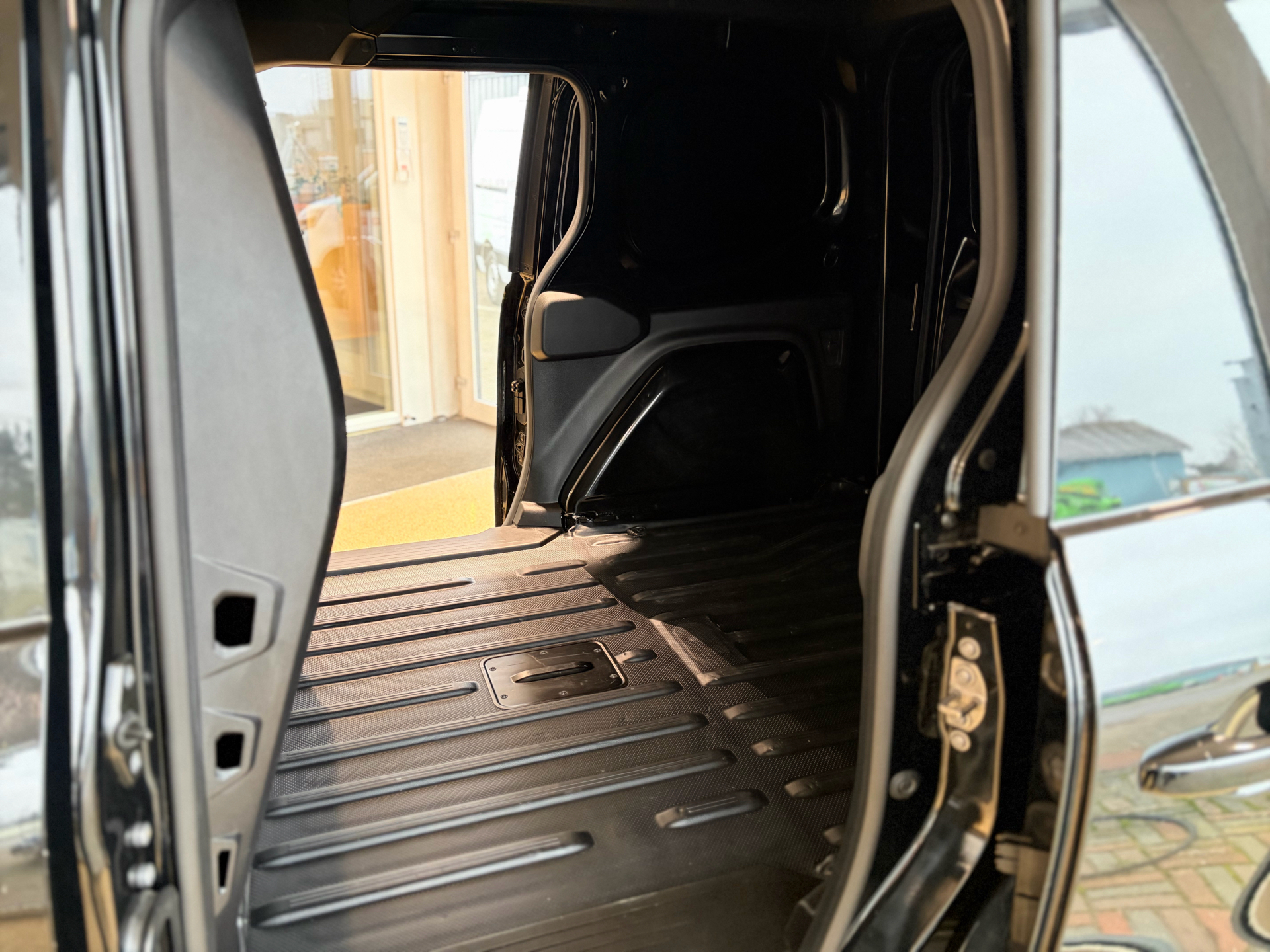 Billede af Nissan Nissan Townstar Van Electric 45KWH N-Conn. L1 Blind FD