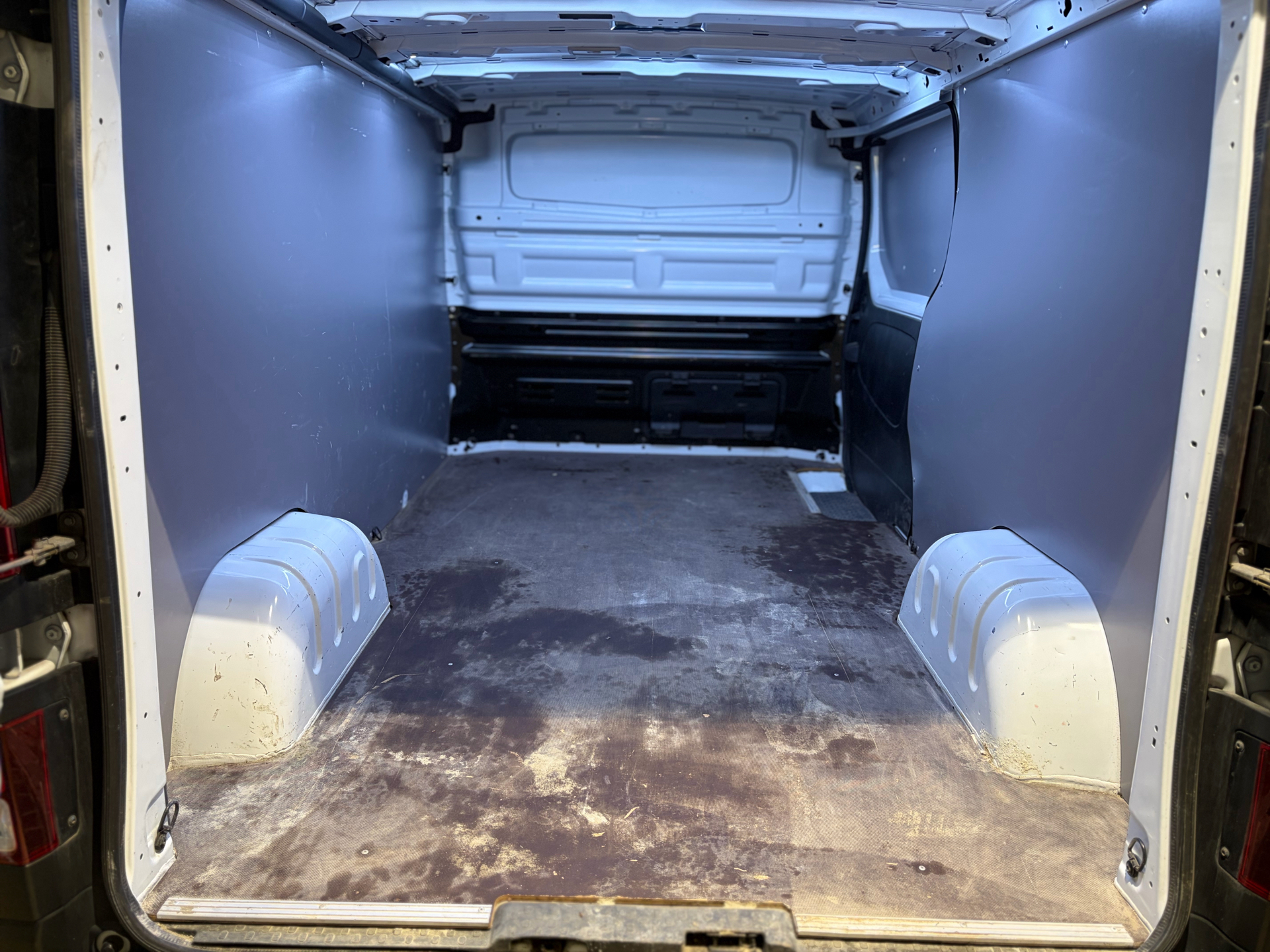 Billede af Nissan Primastar L2H1 2,0 DCi N-Connecta 170HK Van 6g Aut.