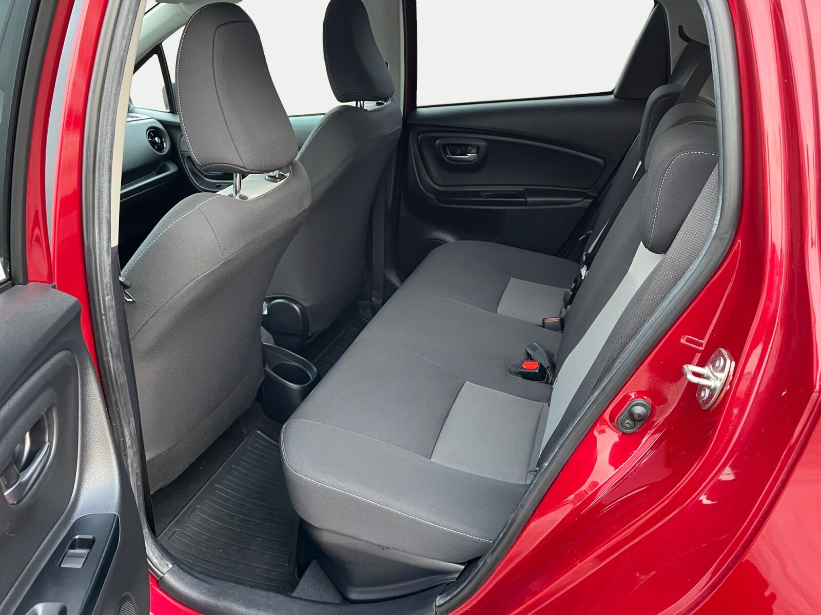 Billede af Toyota Yaris 1,5 Hybrid H2 Limited E-CVT 100HK 5d Trinl. Gear