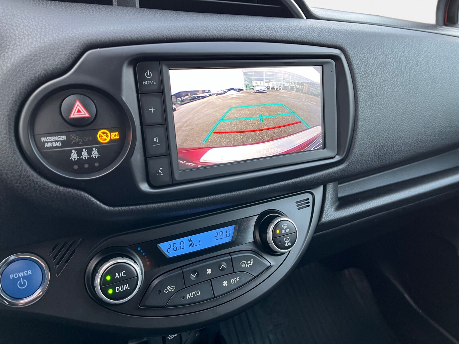 Billede af Toyota Yaris 1,5 Hybrid H2 Limited E-CVT 100HK 5d Trinl. Gear