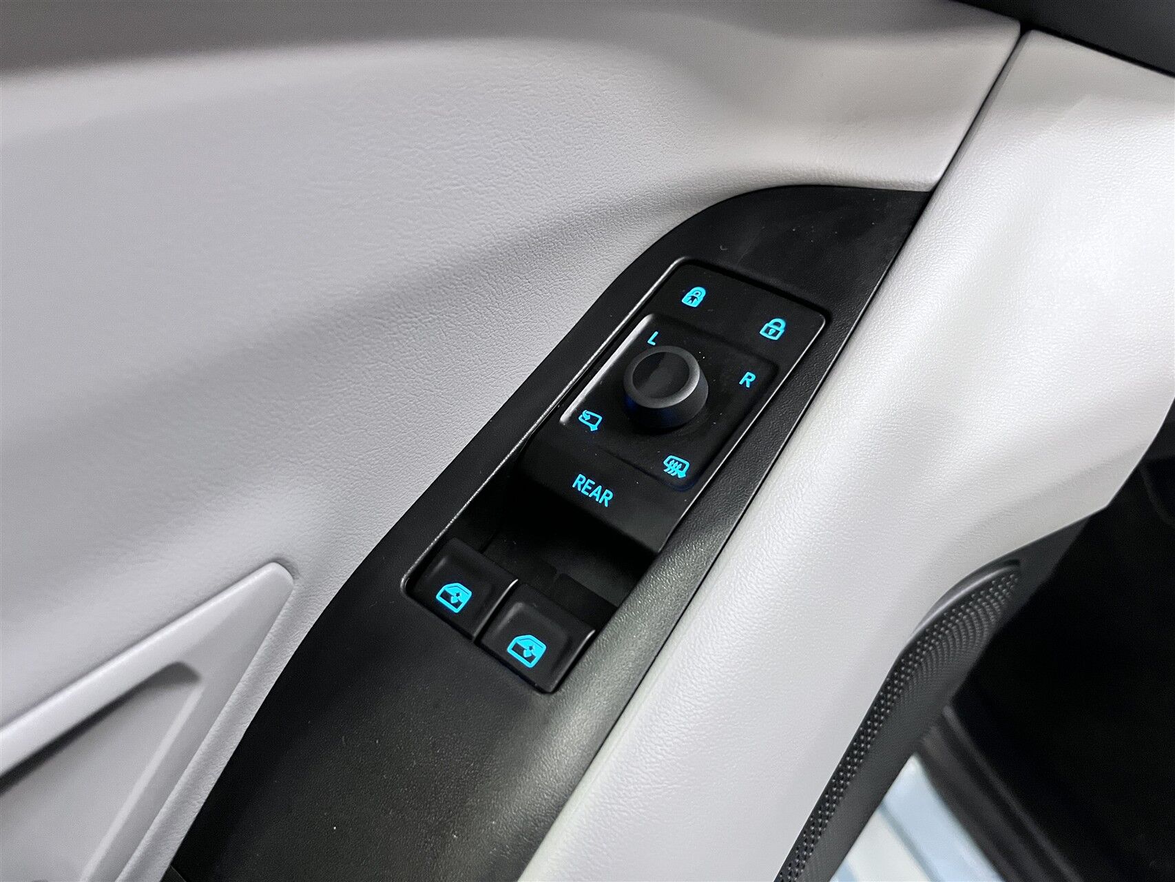 Billede af Ford Explorer EL UR Select AWD 340HK 5d Aut.