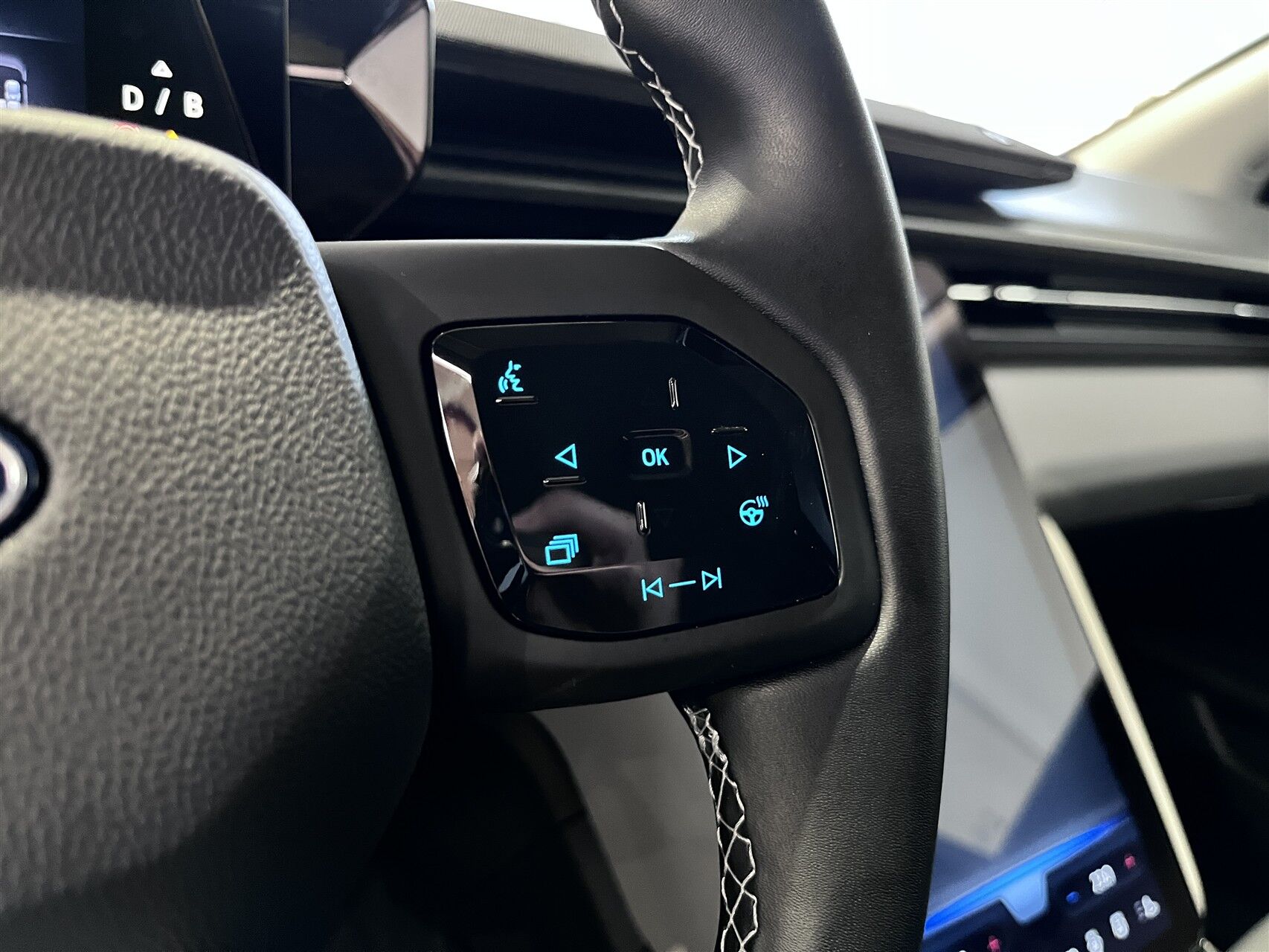 Billede af Ford Explorer EL UR Select AWD 340HK 5d Aut.