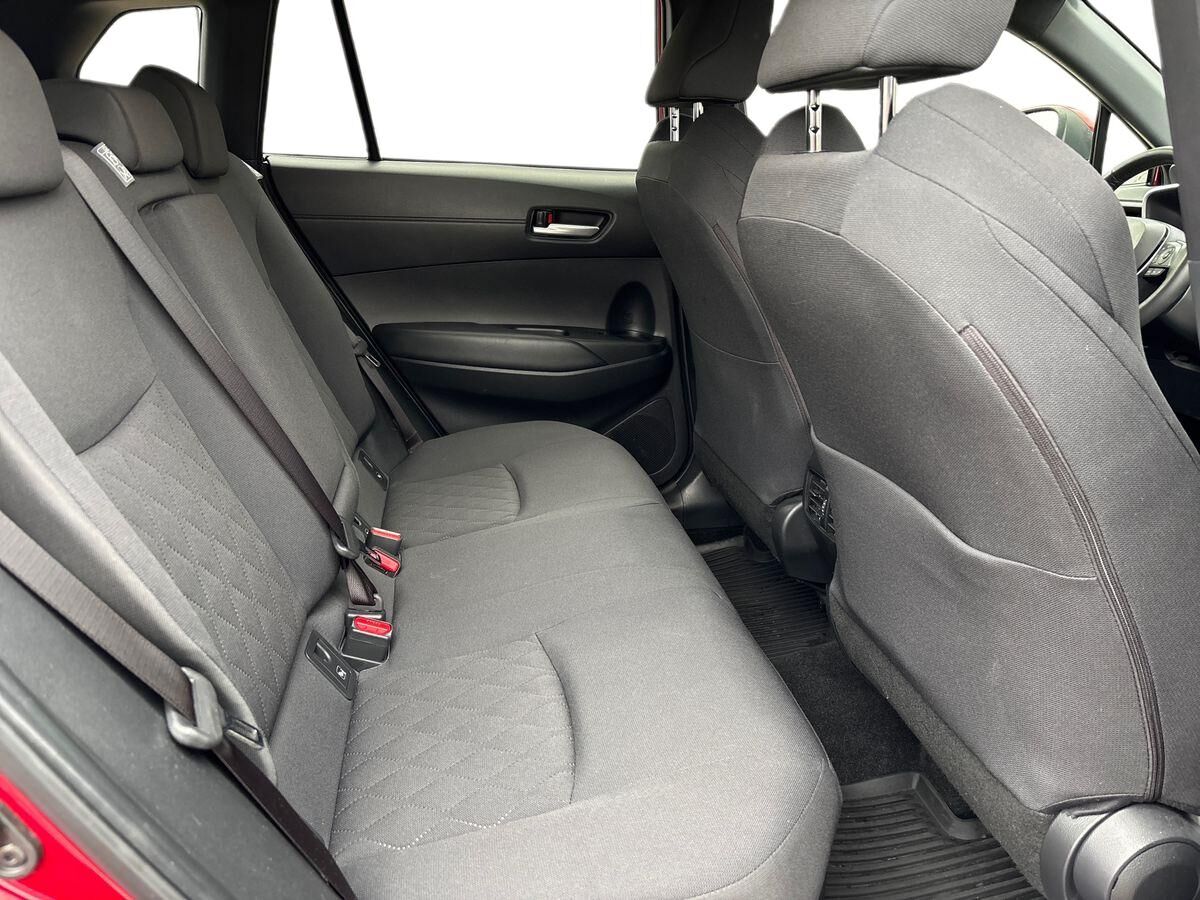 Billede af Toyota Corolla Cross 2,0 Hybrid Style Comfort E-CVT 197HK 5d Aut.