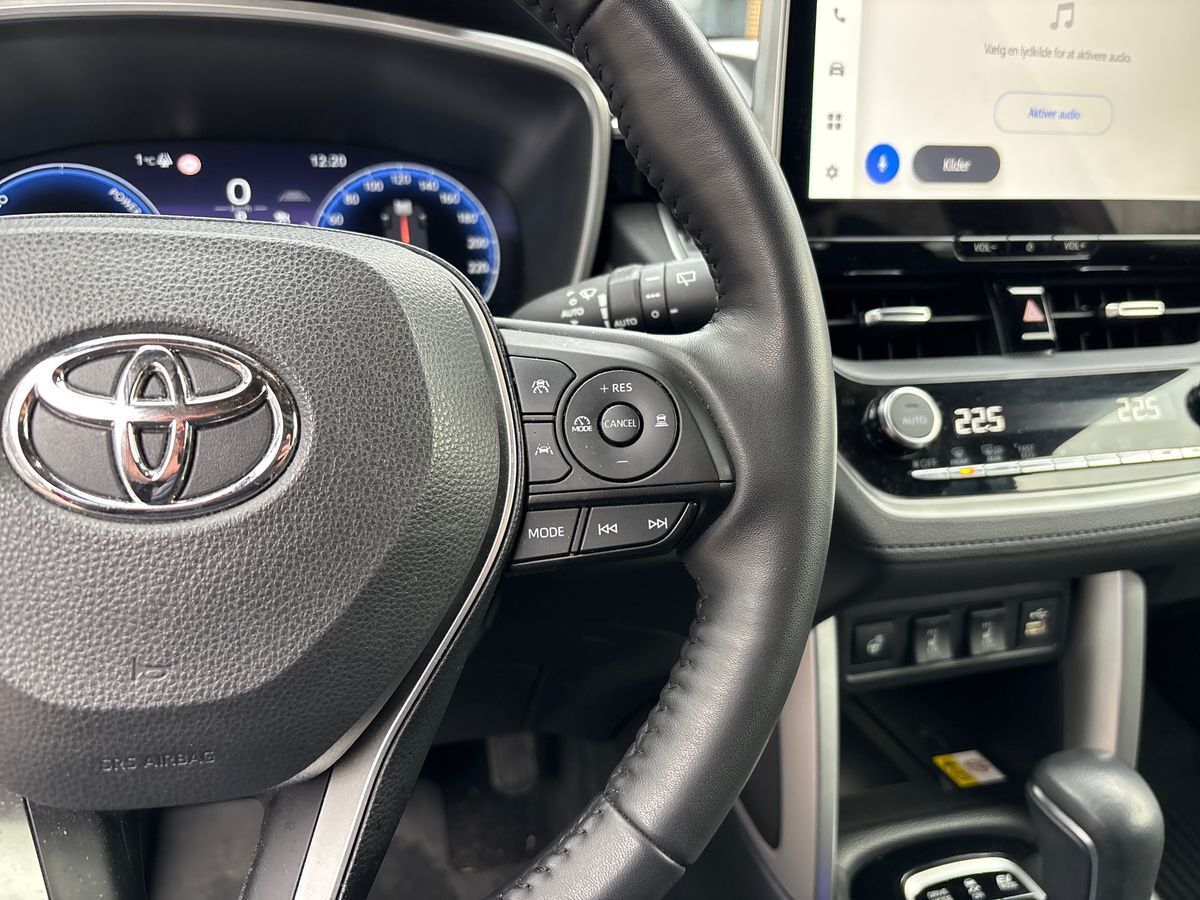 Billede af Toyota Corolla Cross 2,0 Hybrid Style Comfort E-CVT 197HK 5d Aut.