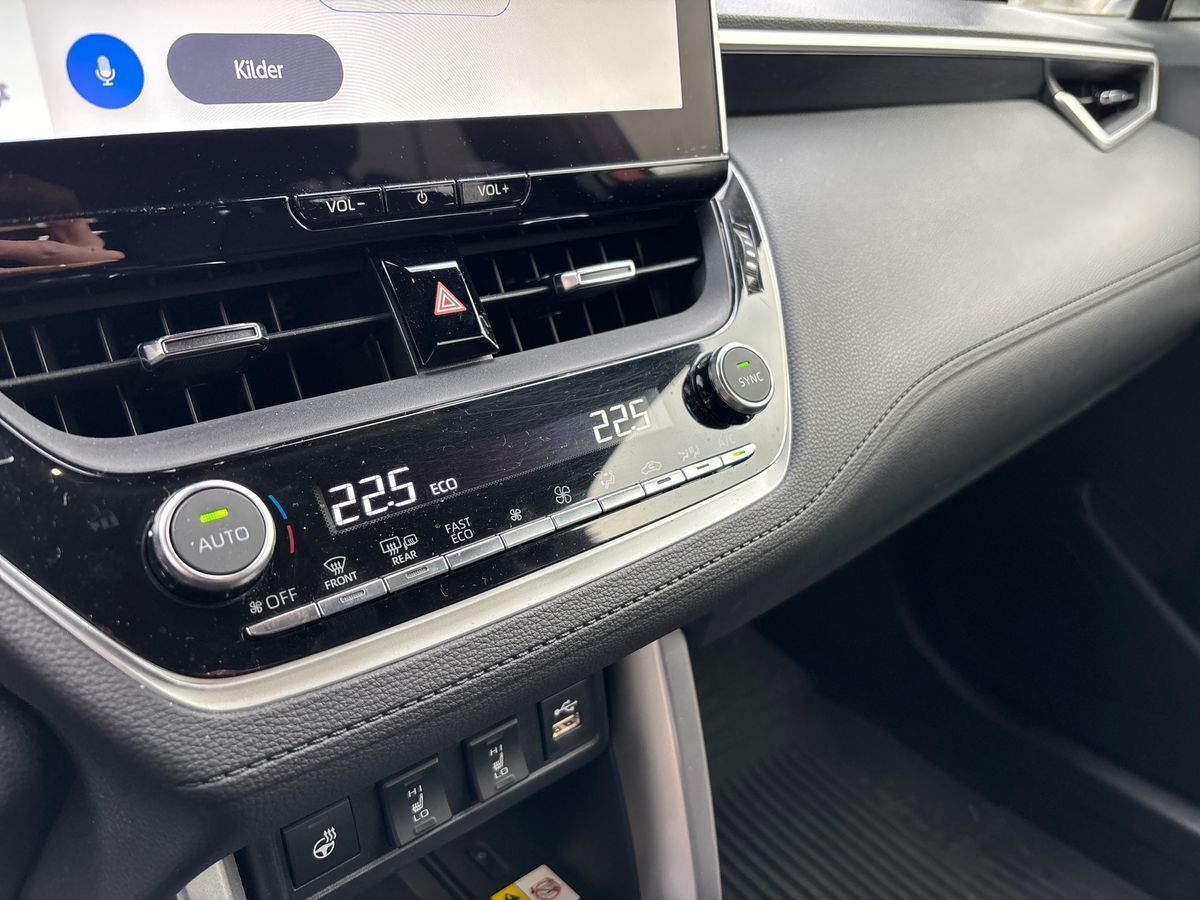 Billede af Toyota Corolla Cross 2,0 Hybrid Style Comfort E-CVT 197HK 5d Aut.