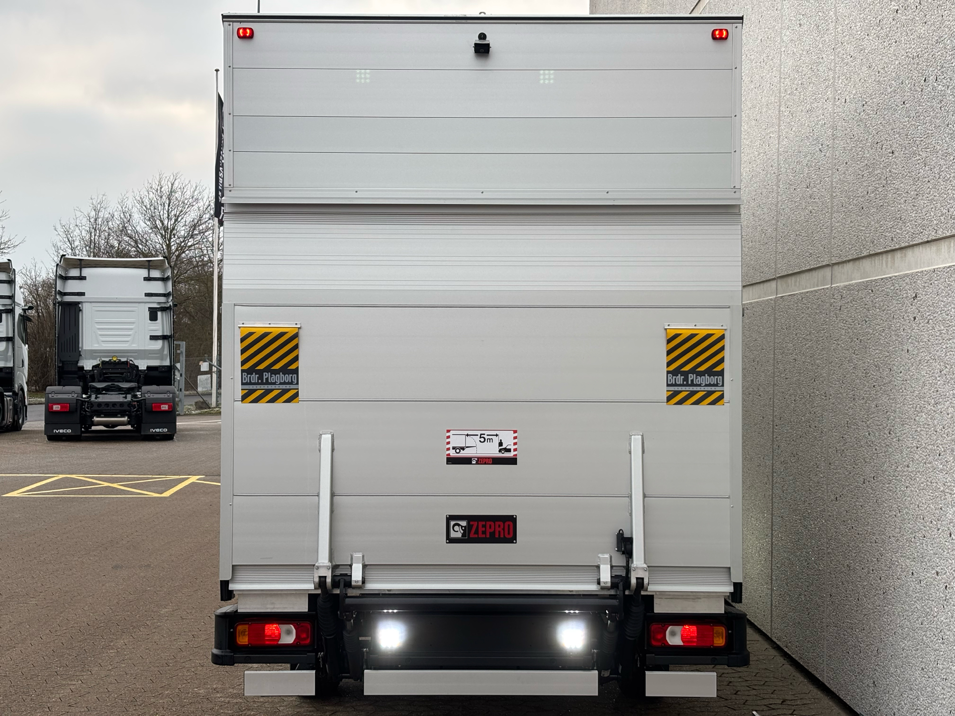 Billede af Iveco Daily 35S18 4100mm 3,0 D 180HK Ladv./Chas. 8g Aut.
