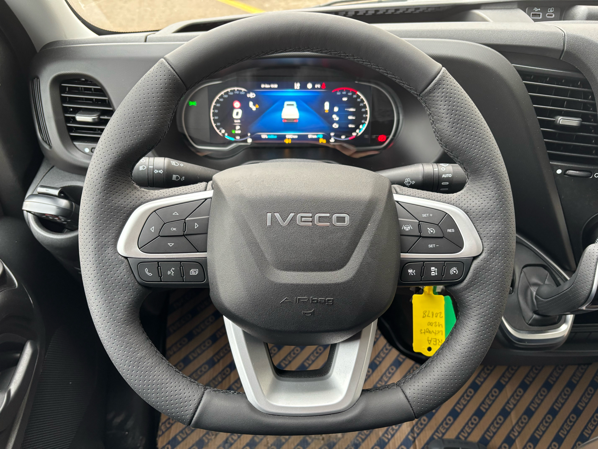 Billede af Iveco Daily 35S18 4100mm 3,0 D 180HK Ladv./Chas. 8g Aut.