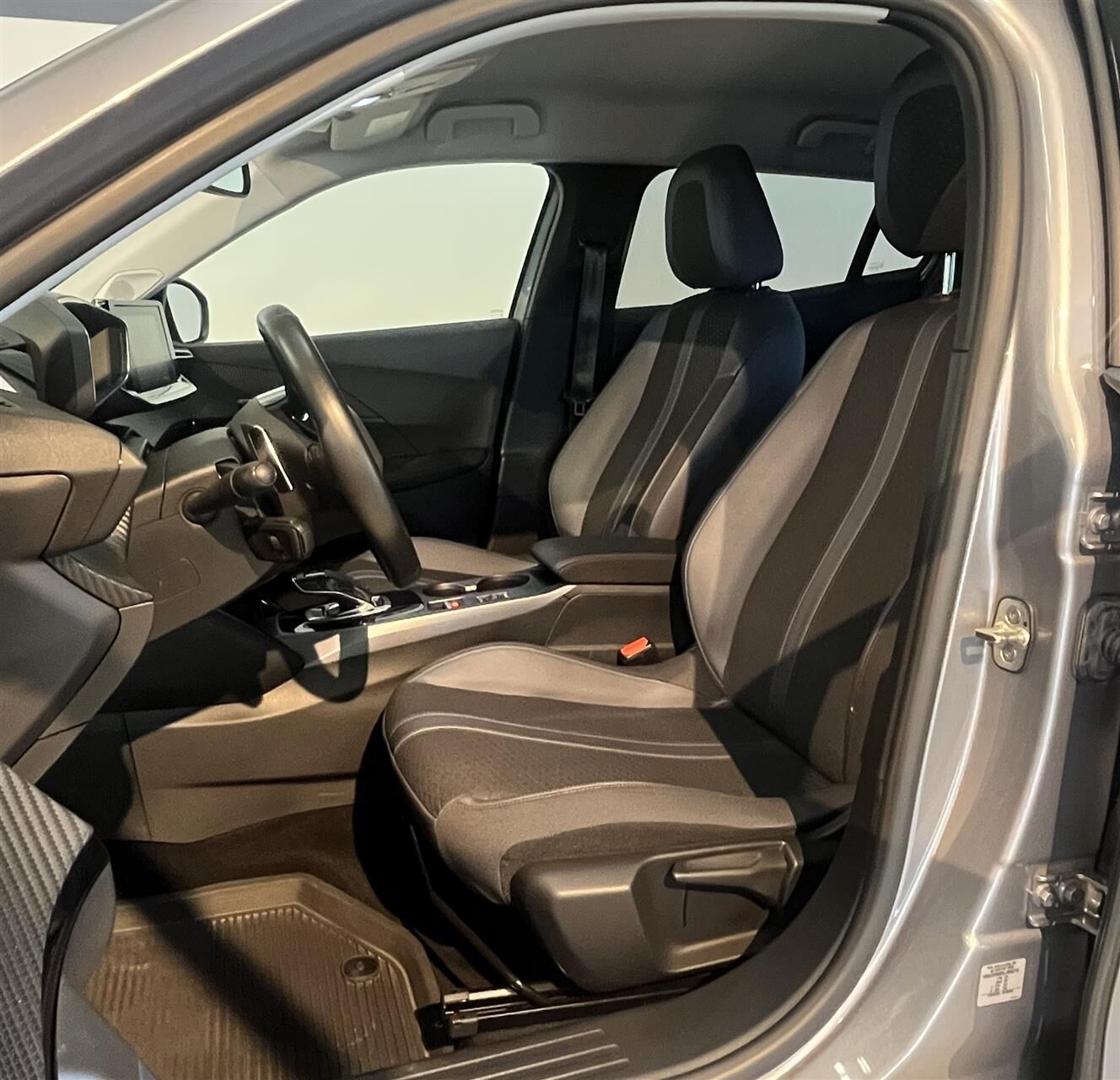 Billede af Peugeot 2008 1,2 PureTech Allure Pack EAT8 130HK 5d 8g Aut.