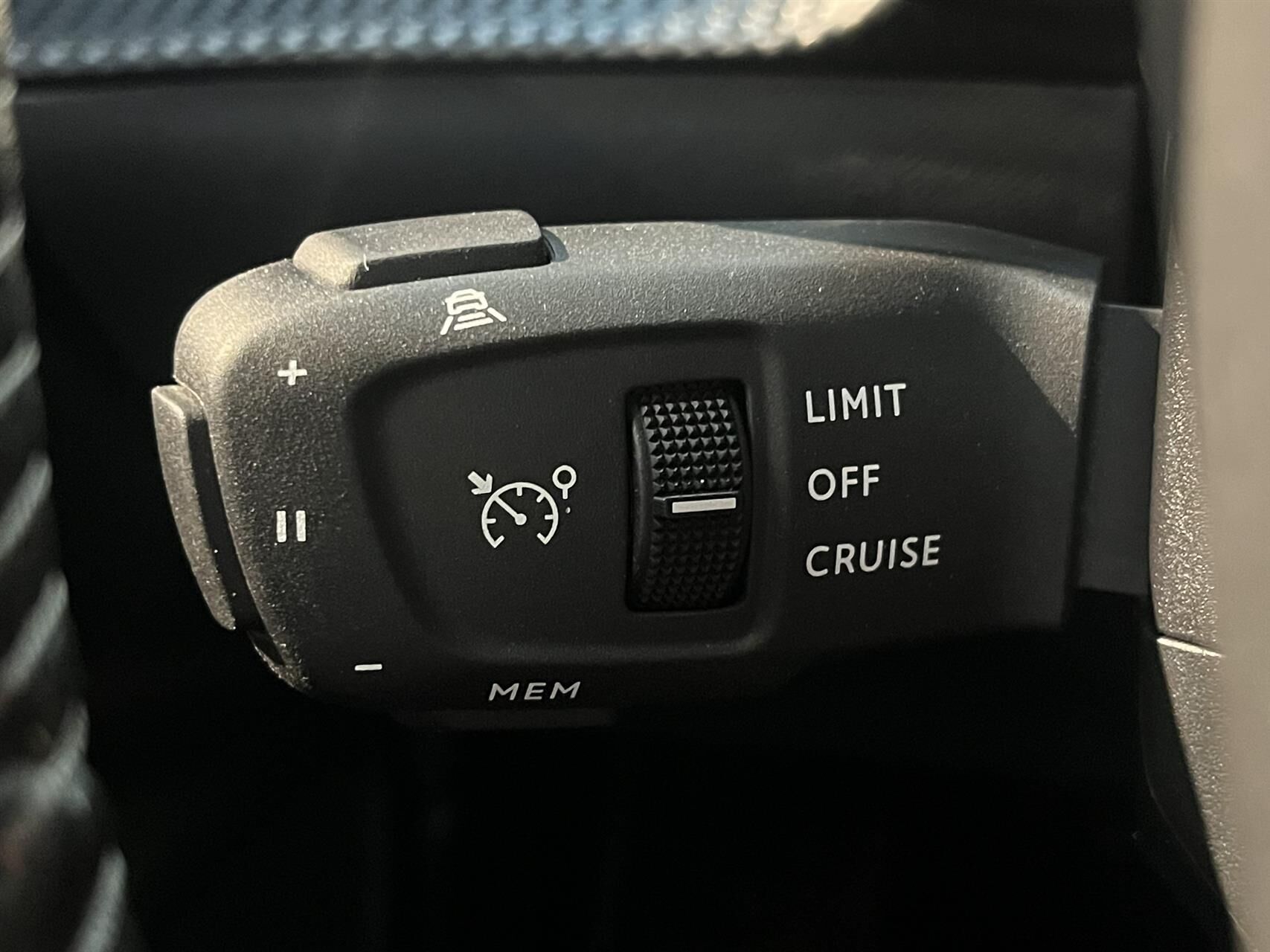 Billede af Peugeot 2008 1,2 PureTech Allure Pack EAT8 130HK 5d 8g Aut.