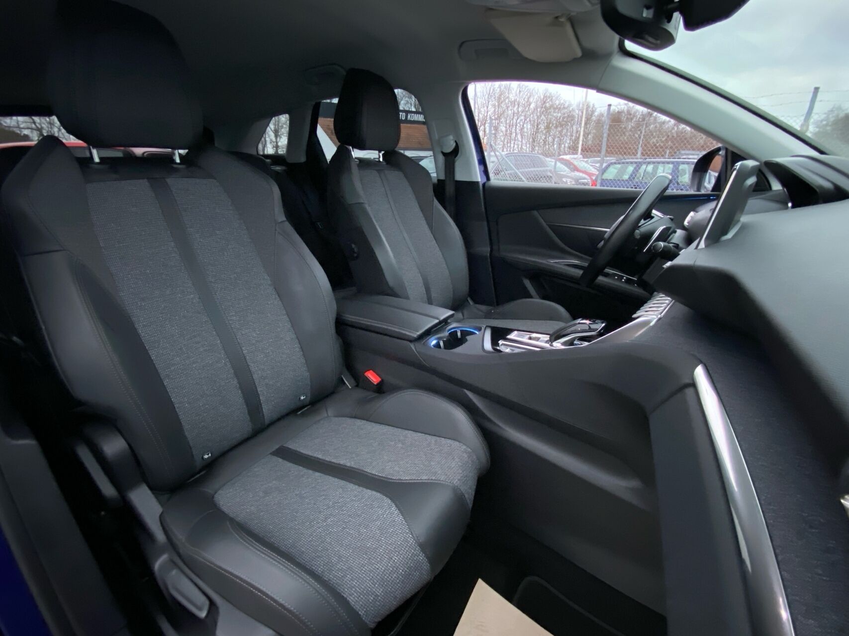 Billede af Peugeot 3008 1,6 PureTech  Plugin-hybrid Allure LTD EAT8 225HK 5d 8g Aut.