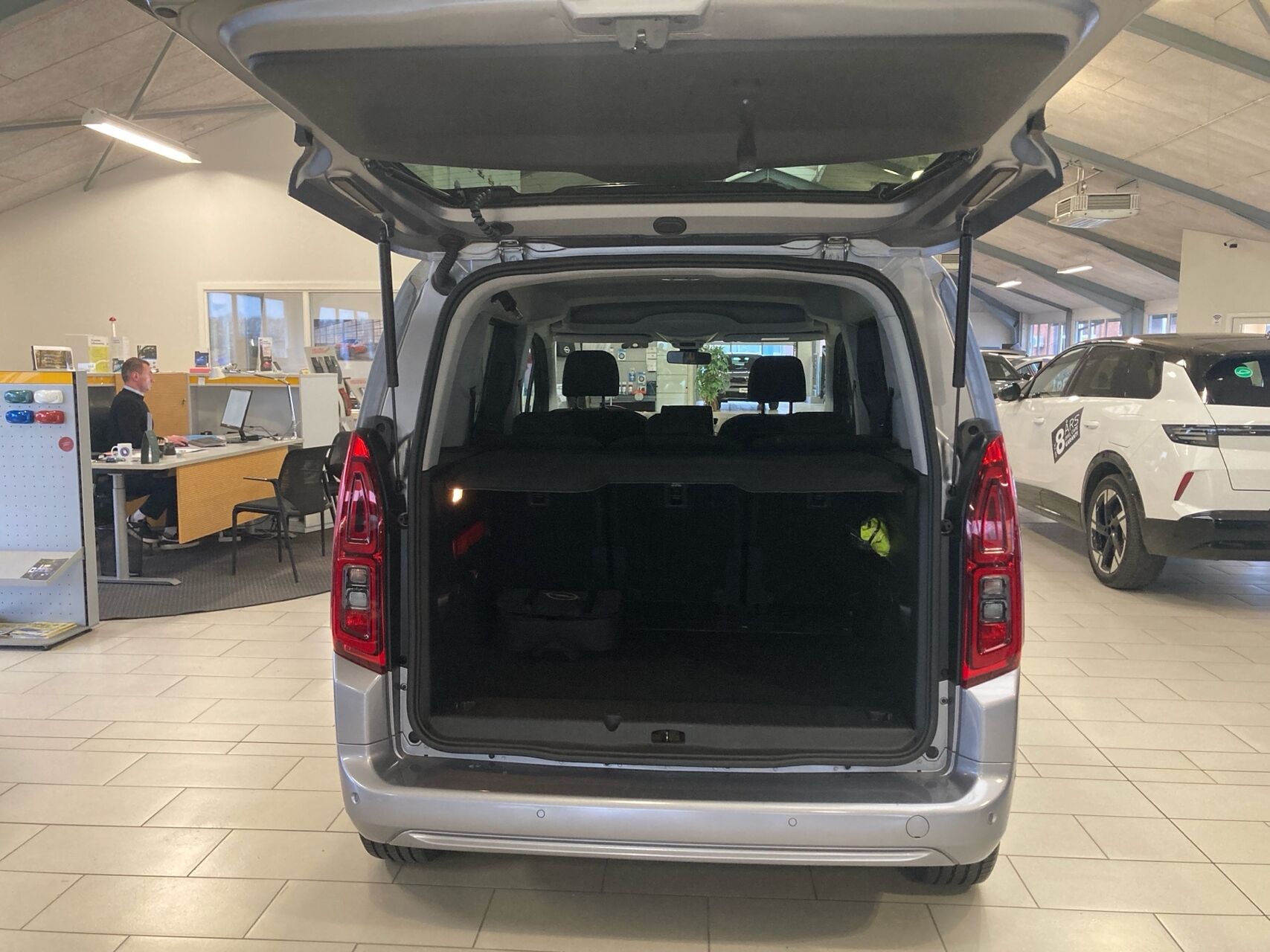 Billede af Opel Combo-e Life L1 EL Elegance+ 136HK Aut.