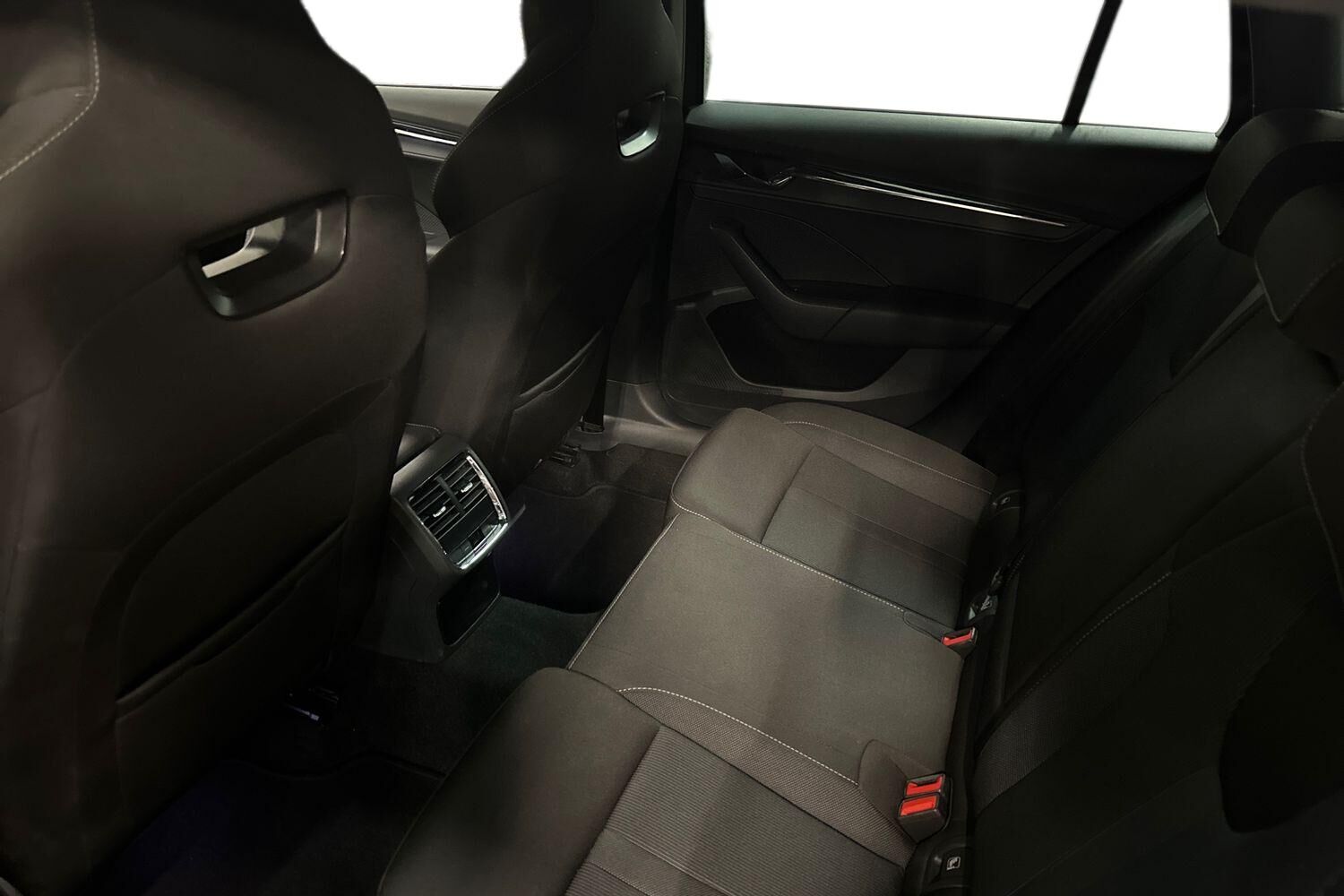 Billede af Skoda Octavia Combi 1,5 eTSI  Mild hybrid Style DSG 150HK Stc 7g Aut.