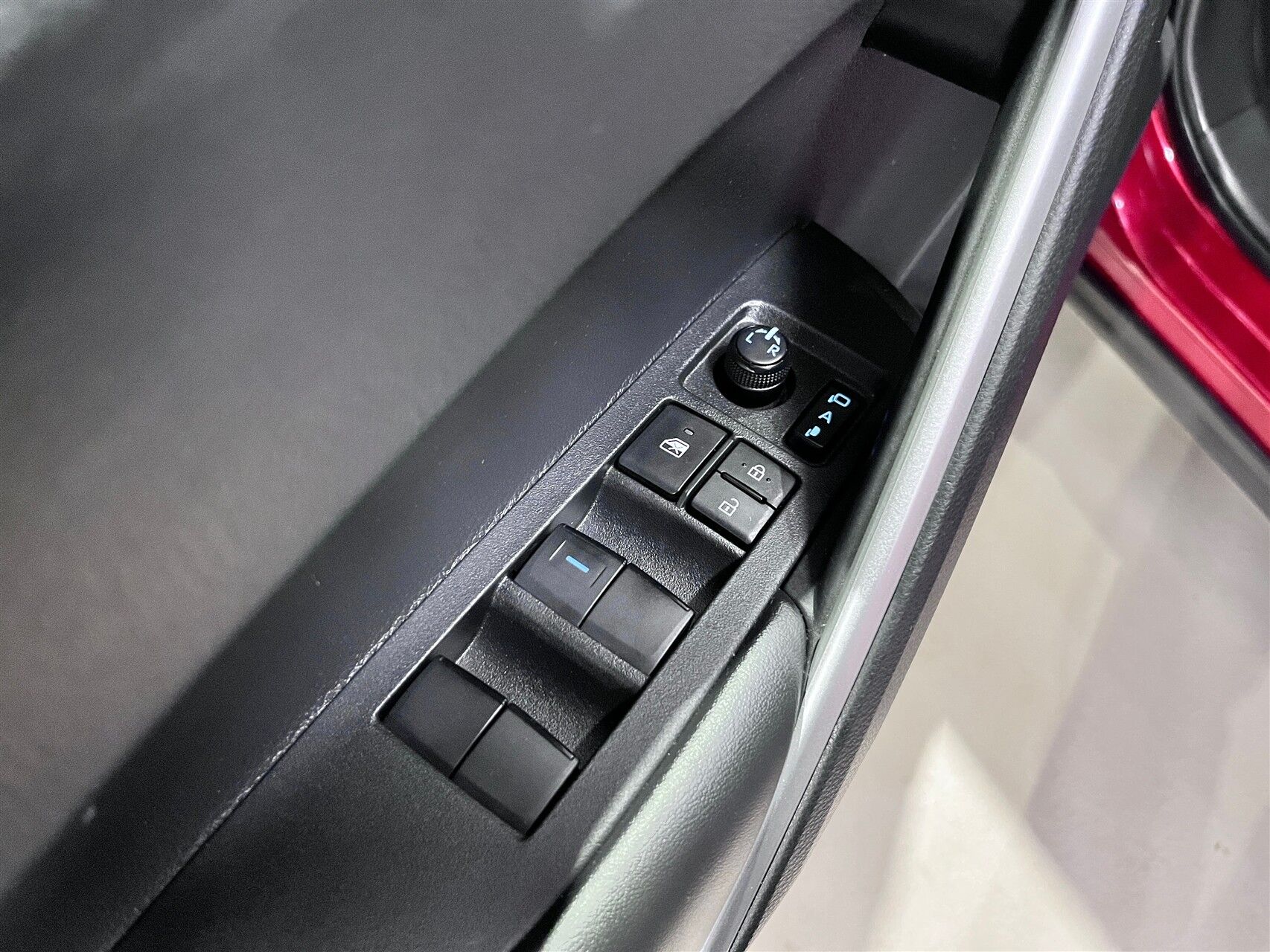 Billede af Toyota Corolla Cross 2,0 Hybrid Active E-CVT 197HK 5d Aut.