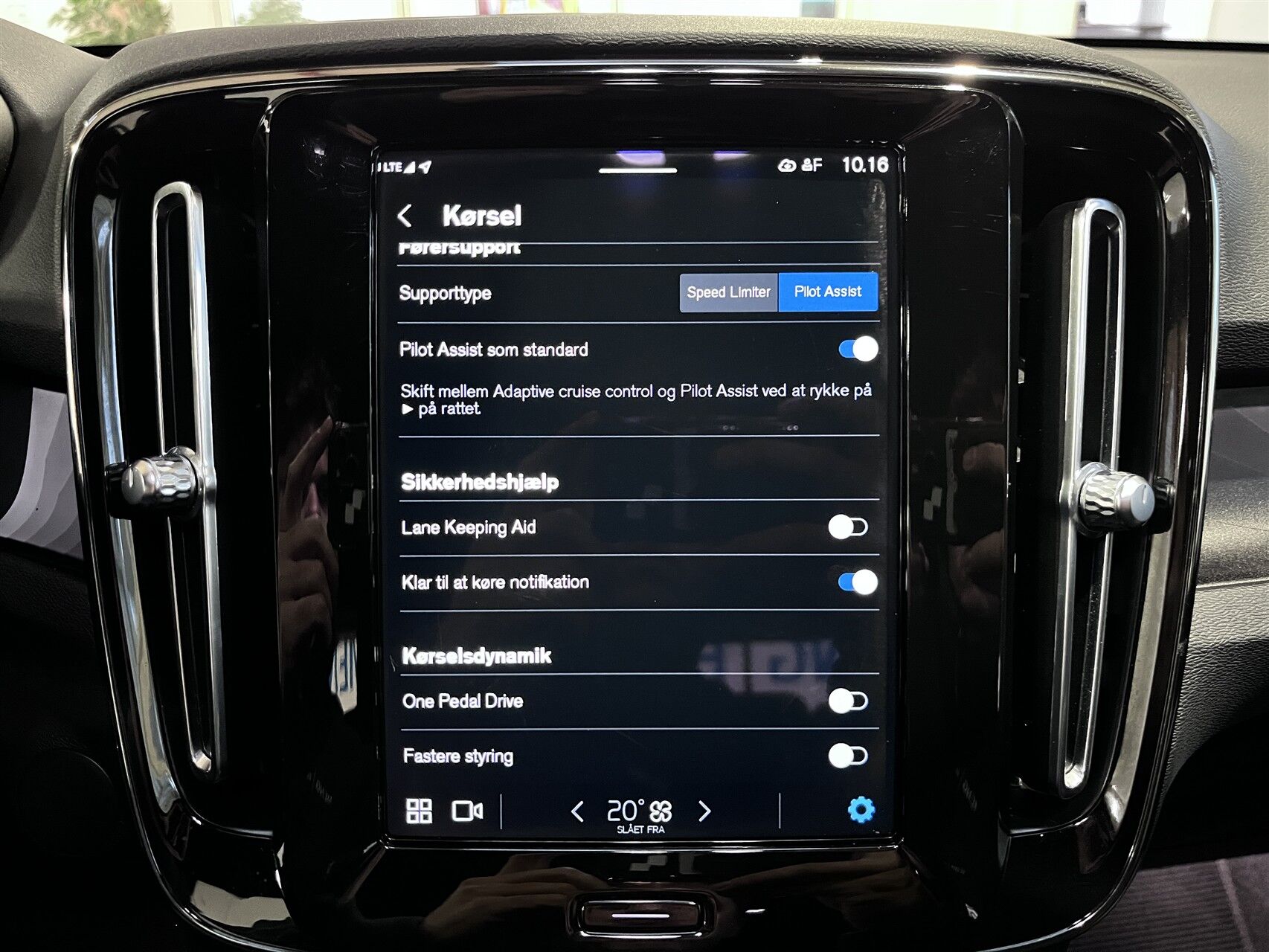 Billede af Volvo XC40 P6 Recharge Plus R-Design 231HK 5d Aut. 