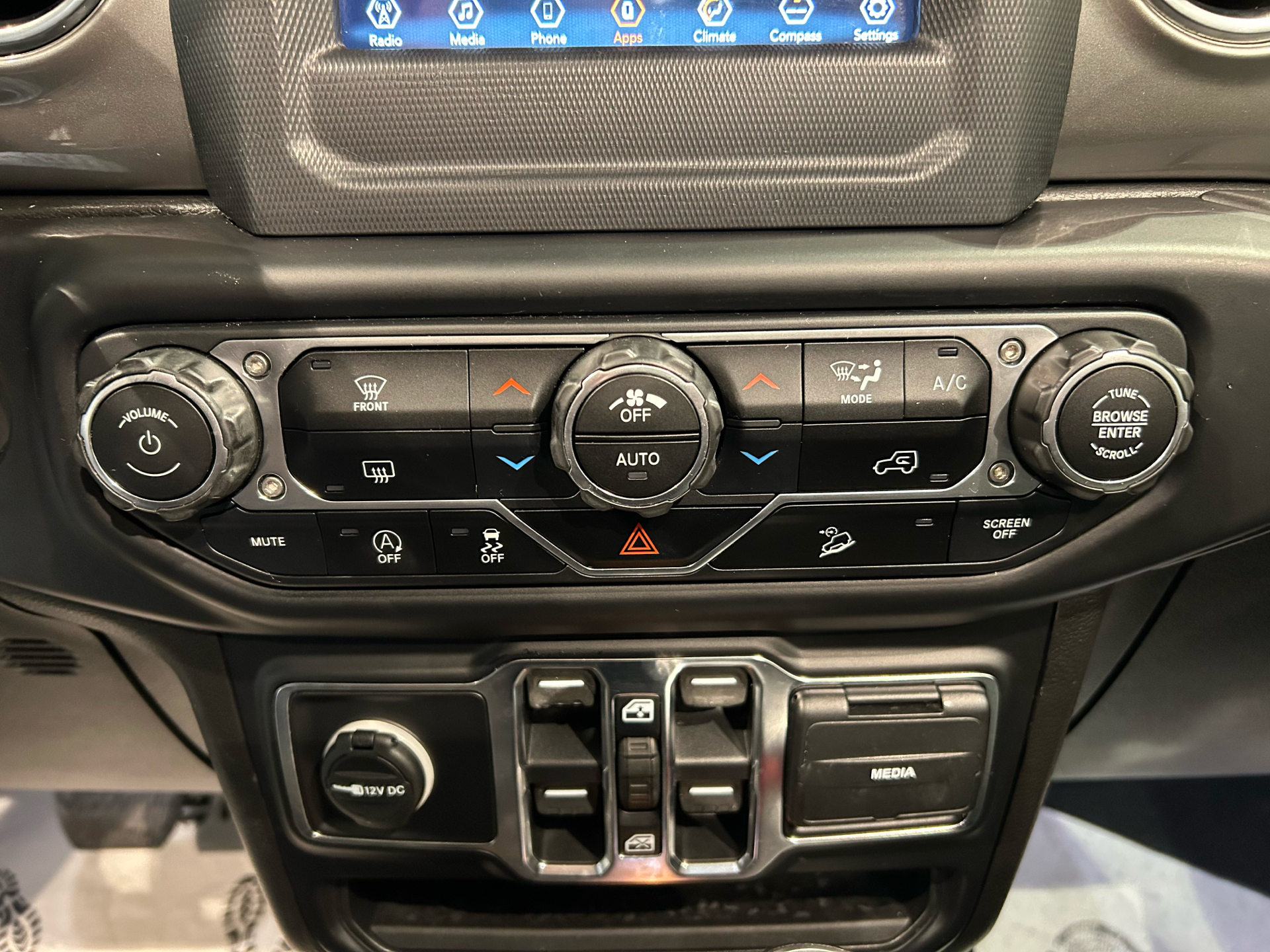 Billede af Jeep Wrangler 2,0 T-GDI Sahara 4x4 272HK 5d 8g Aut.