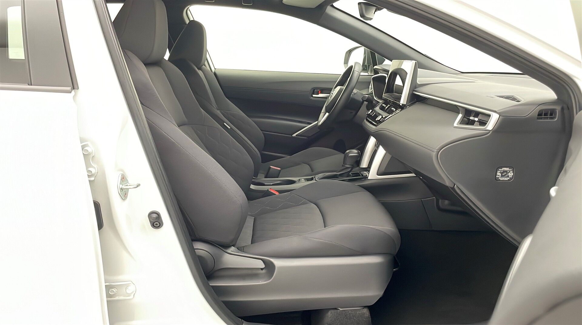 Billede af Toyota Corolla Cross 1,8 Hybrid Style Comfort 140HK 5d Aut.