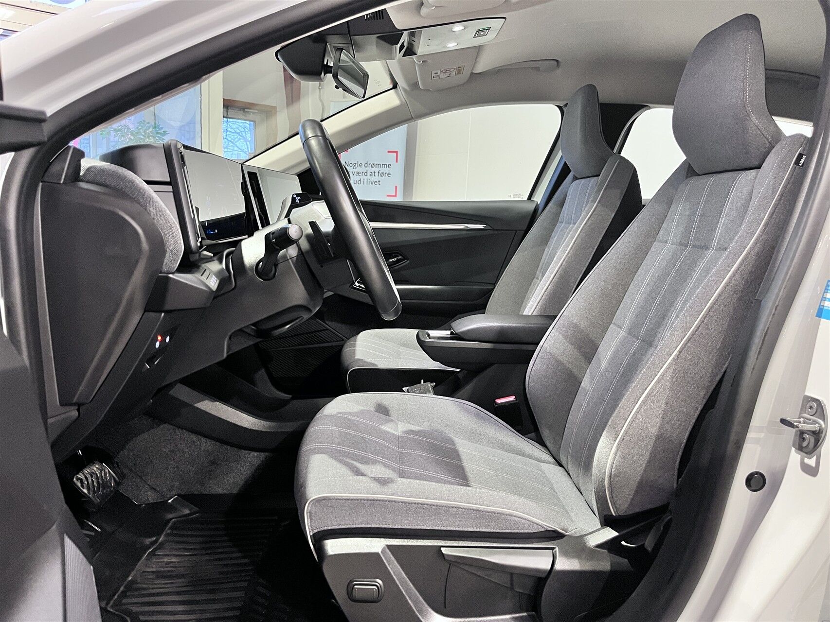 Billede af Renault Mégane E-TECH Equilibre 130HK 5d Aut.