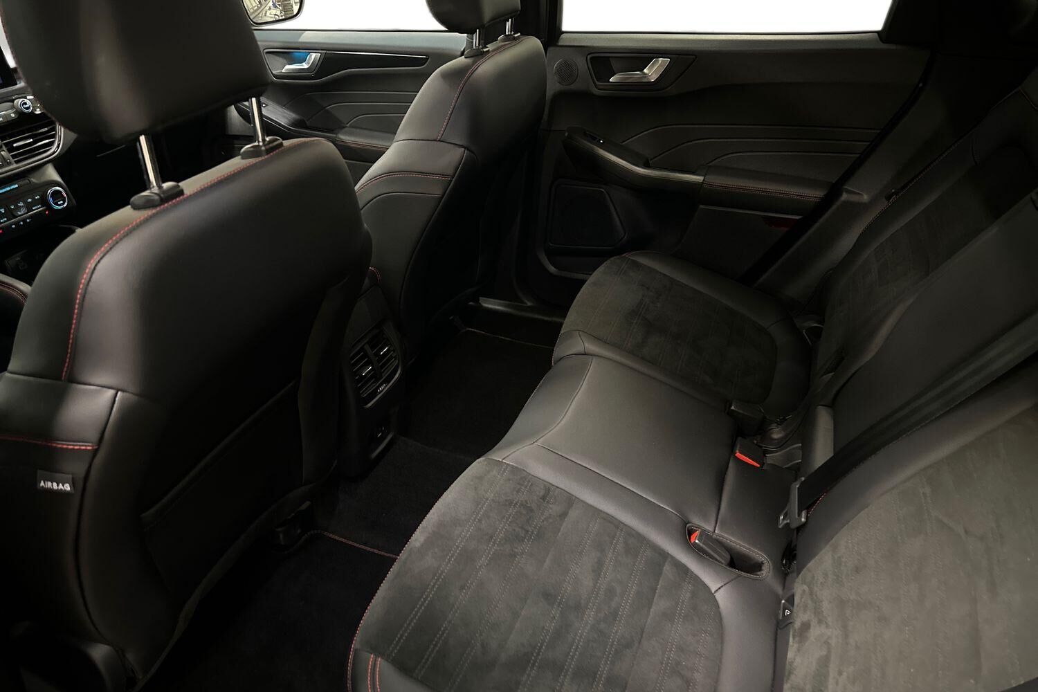 Billede af Ford Kuga 2,5 Plugin-hybrid ST-Line X CVT 225HK 5d Trinl. Gear