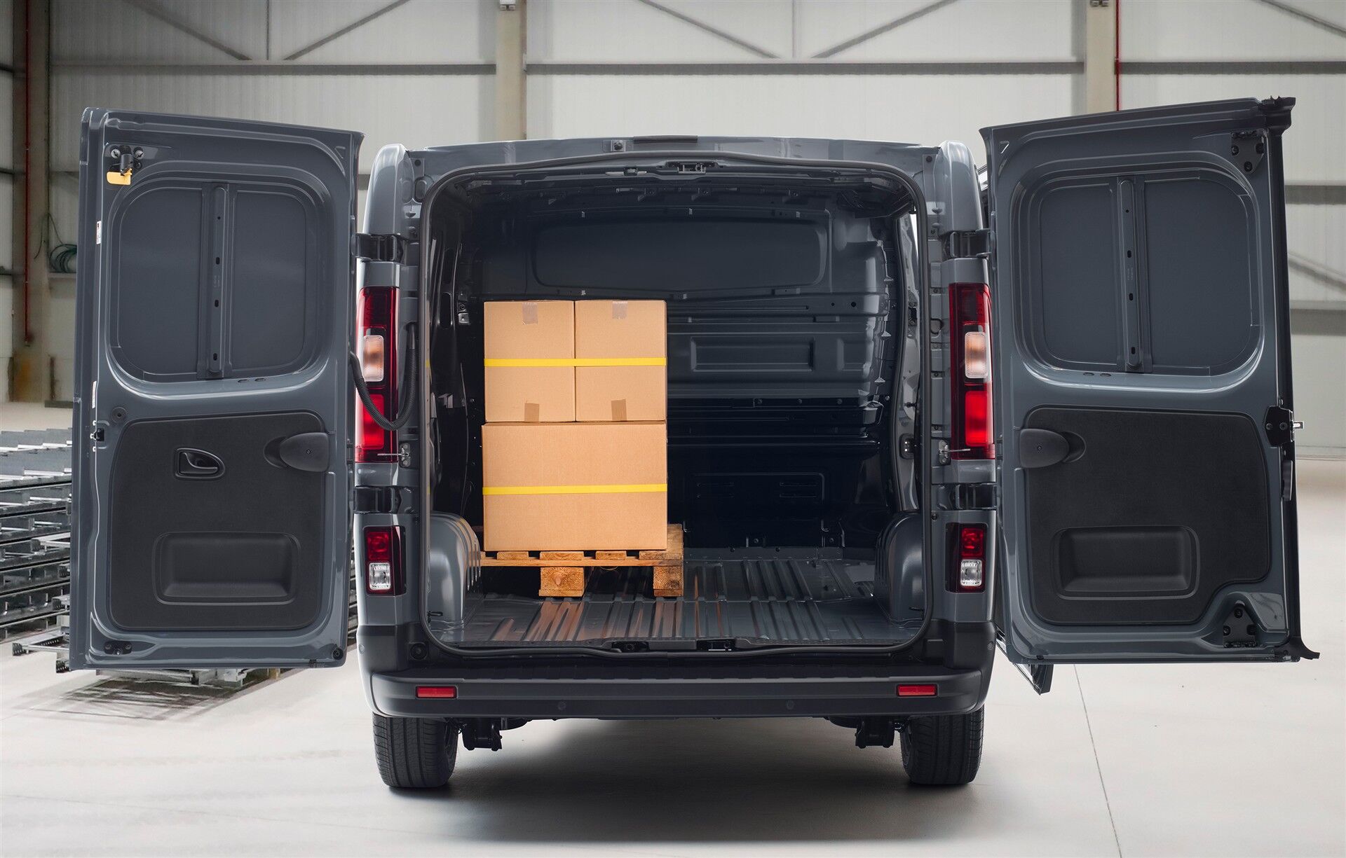 Billede af Nissan Primastar L2H1 2,0 DCi N-Connecta 150HK Van 6g Aut.