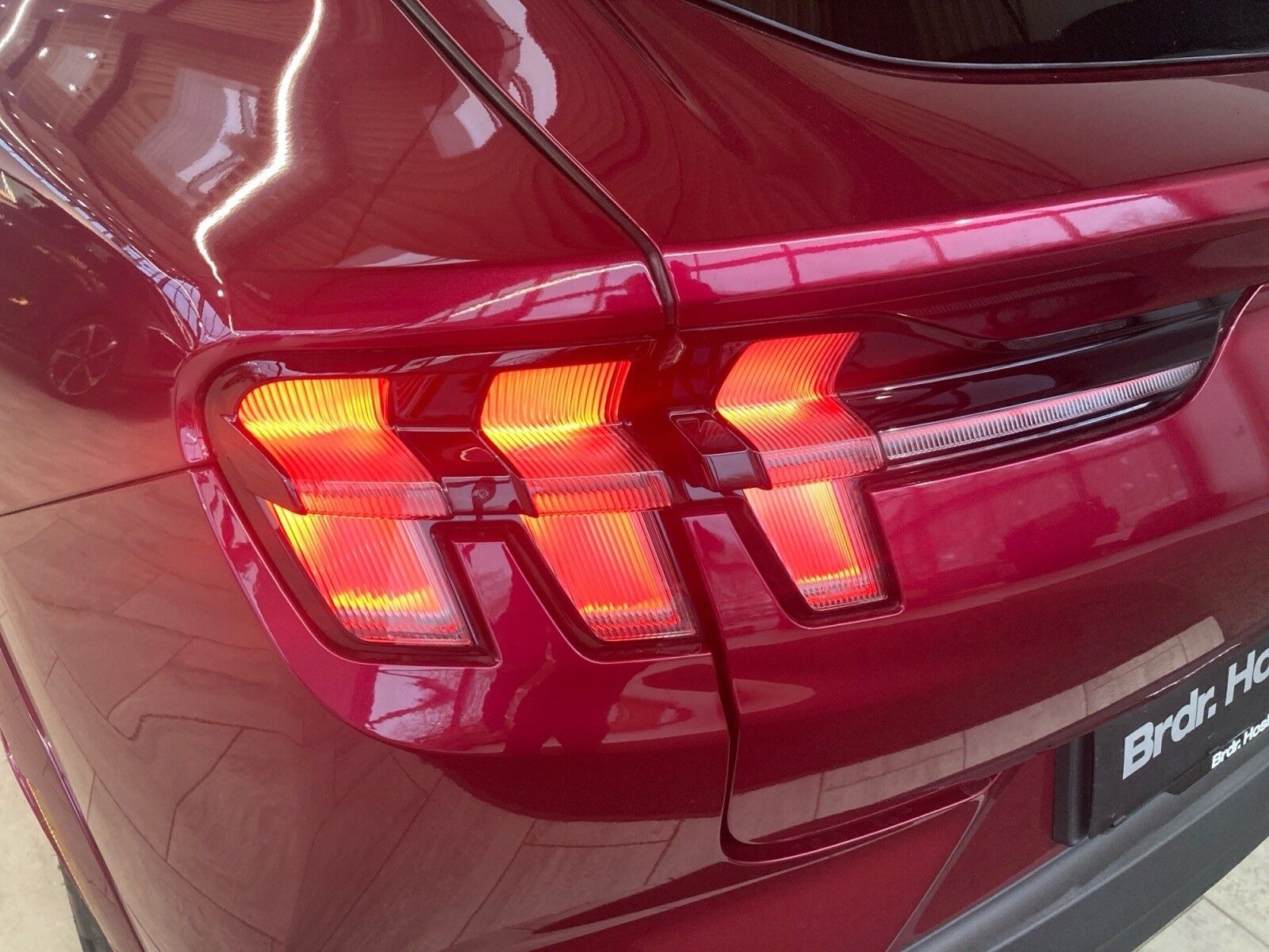 Billede af Ford Mustang Mach-E EL UR Premium 276HK 5d Aut.