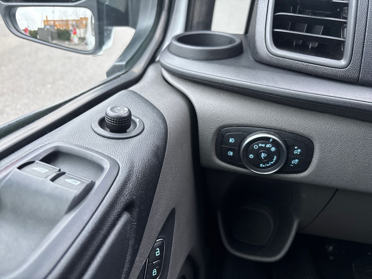 Billede af Ford Transit Custom 280 L1H1 2,0 TDCi Trend 130HK Van 6g Aut.