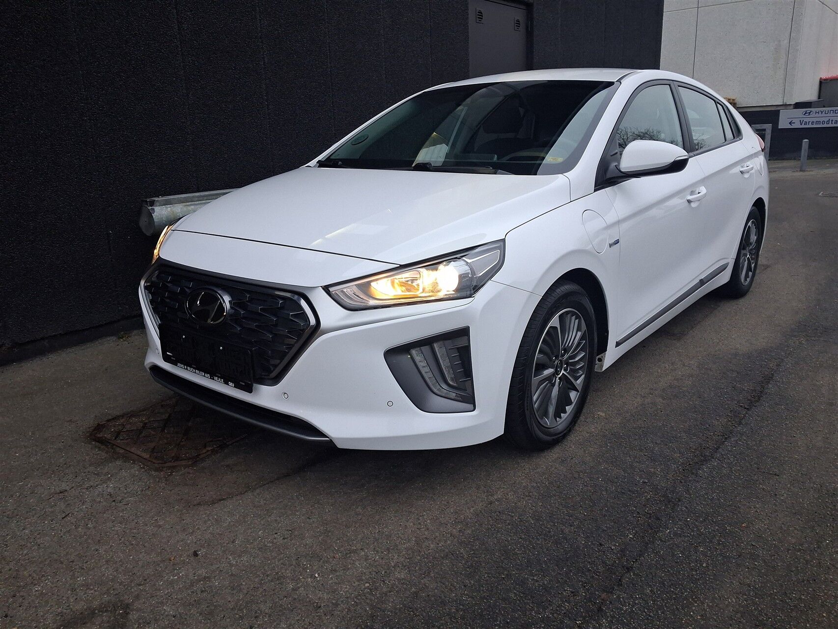 Billede af Hyundai Ioniq 1,6 GDI  Plugin-hybrid Trend plug-in 141HK 5d 6g Aut.