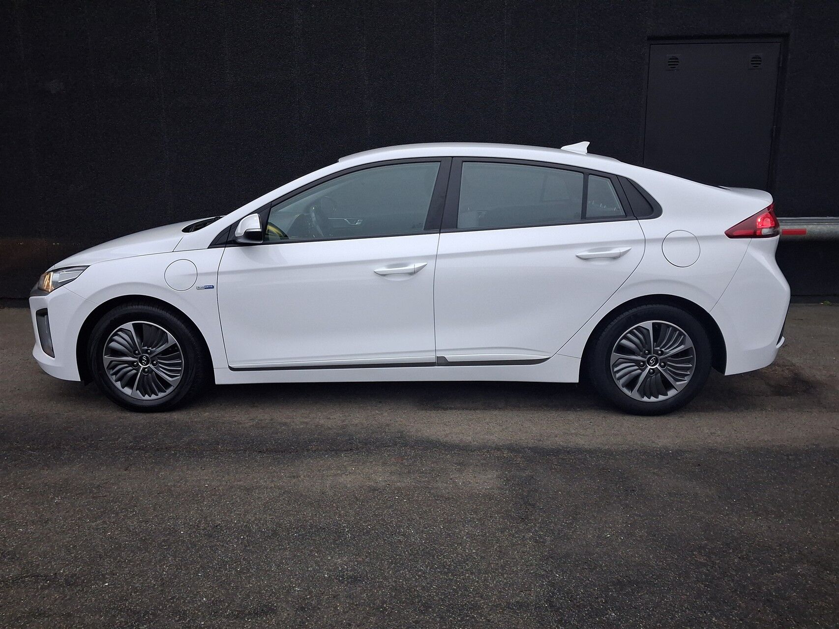 Billede af Hyundai Ioniq 1,6 GDI  Plugin-hybrid Trend plug-in 141HK 5d 6g Aut.