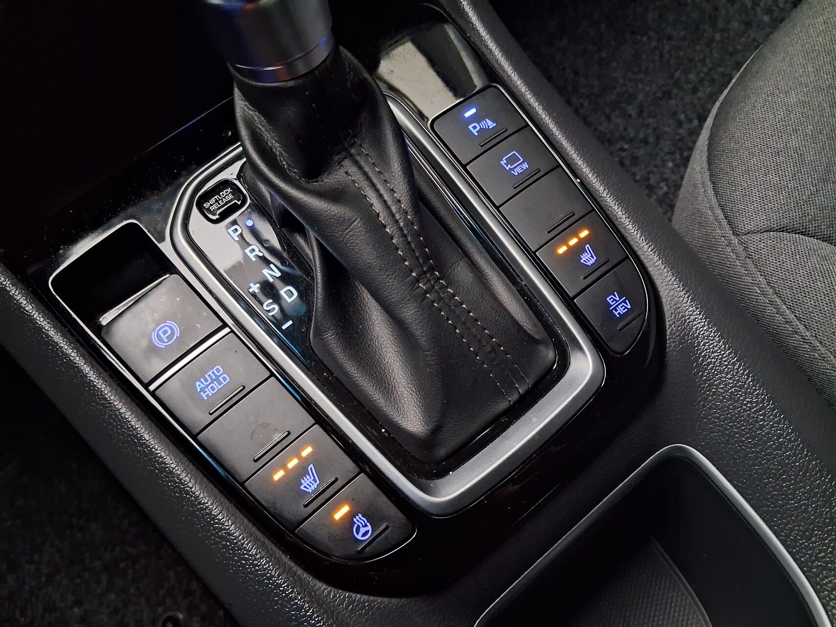 Billede af Hyundai Ioniq 1,6 GDI  Plugin-hybrid Trend plug-in 141HK 5d 6g Aut.