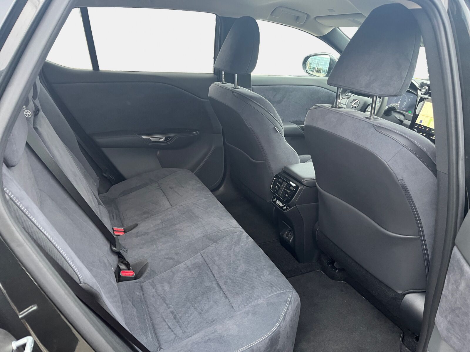 Billede af Lexus RZ 300e EL Luxury 204HK 4d Aut.