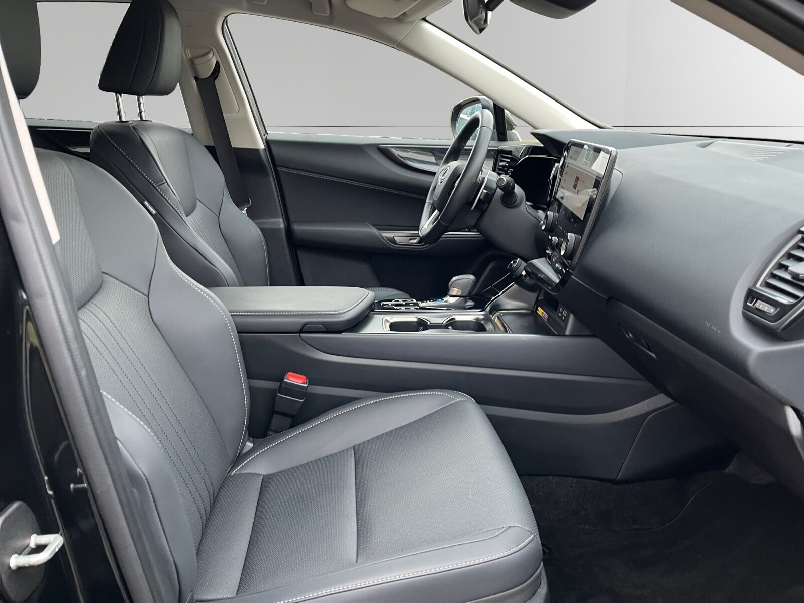 Billede af Lexus NX 450h+ 2,5 Plugin-hybrid Business Plus 4WD 309HK 5d Trinl. Gear