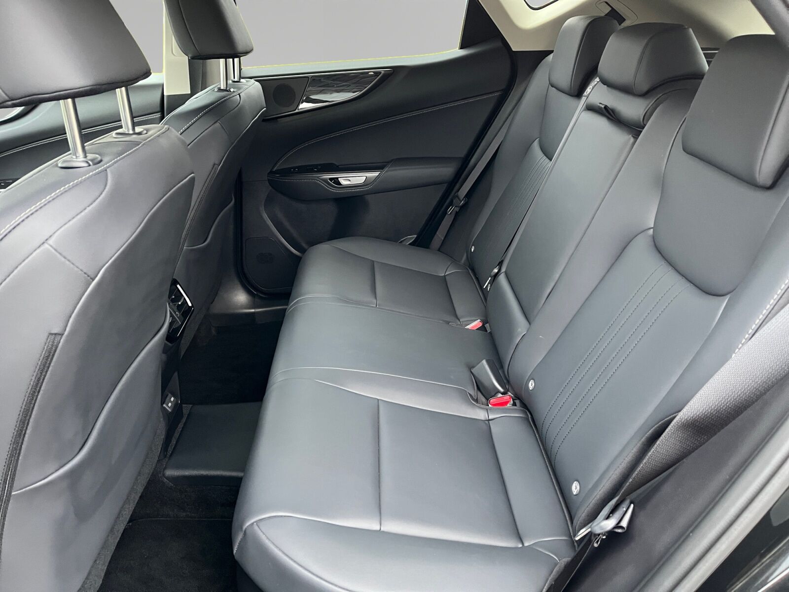 Billede af Lexus NX 450h+ 2,5 Plugin-hybrid Business Plus 4WD 309HK 5d Trinl. Gear