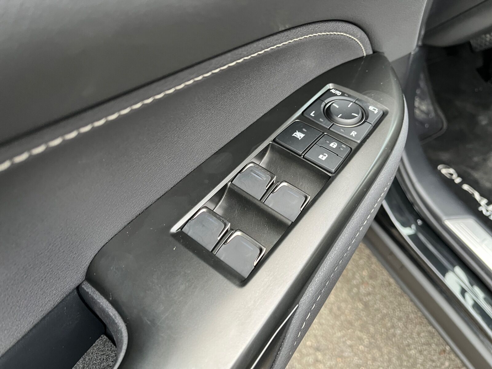 Billede af Lexus NX 450h+ 2,5 Plugin-hybrid Business Plus 4WD 309HK 5d Trinl. Gear