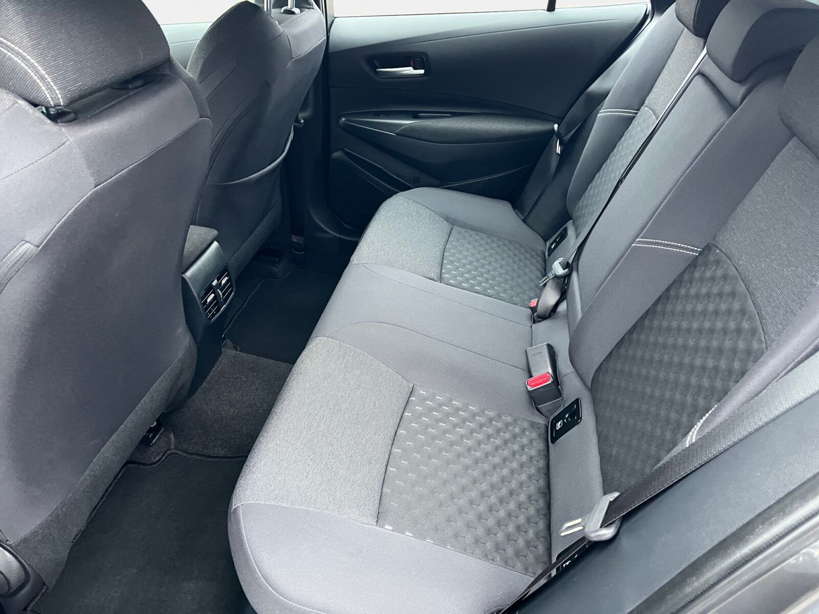 Billede af Toyota Corolla Touring Sports 1,8 Hybrid Active Comfort Plus E-CVT 140HK Stc Trinl. Gear