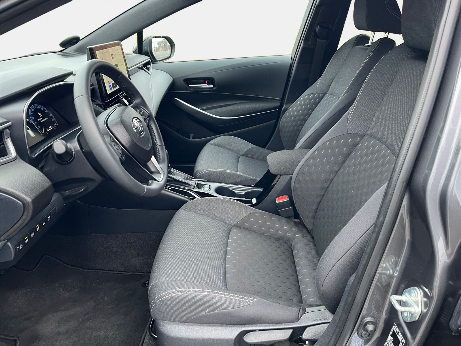 Billede af Toyota Corolla Touring Sports 1,8 Hybrid Active Comfort Plus E-CVT 140HK Stc Trinl. Gear