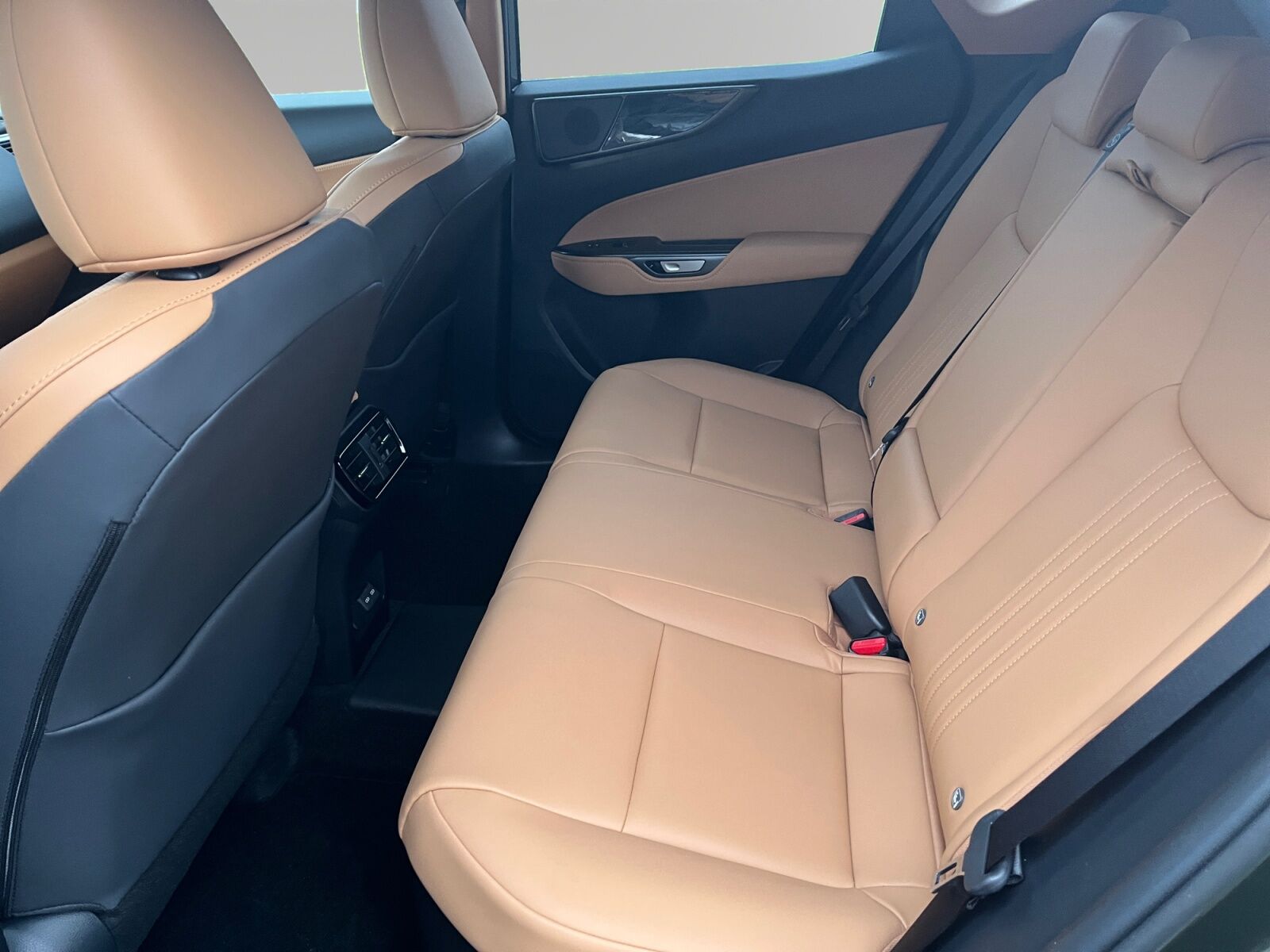 Billede af Lexus NX 450h+ 2,5 Plugin-hybrid Business Plus 4WD 309HK 5d Trinl. Gear